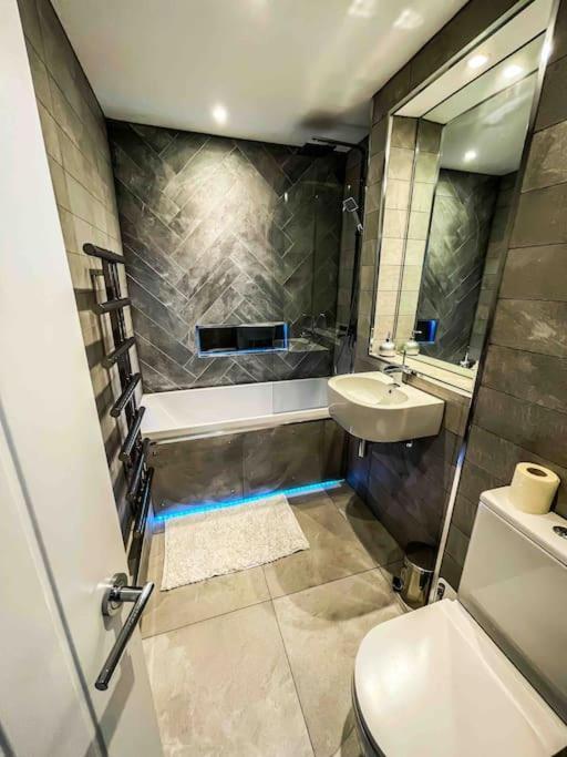 Luxury Apartment London
