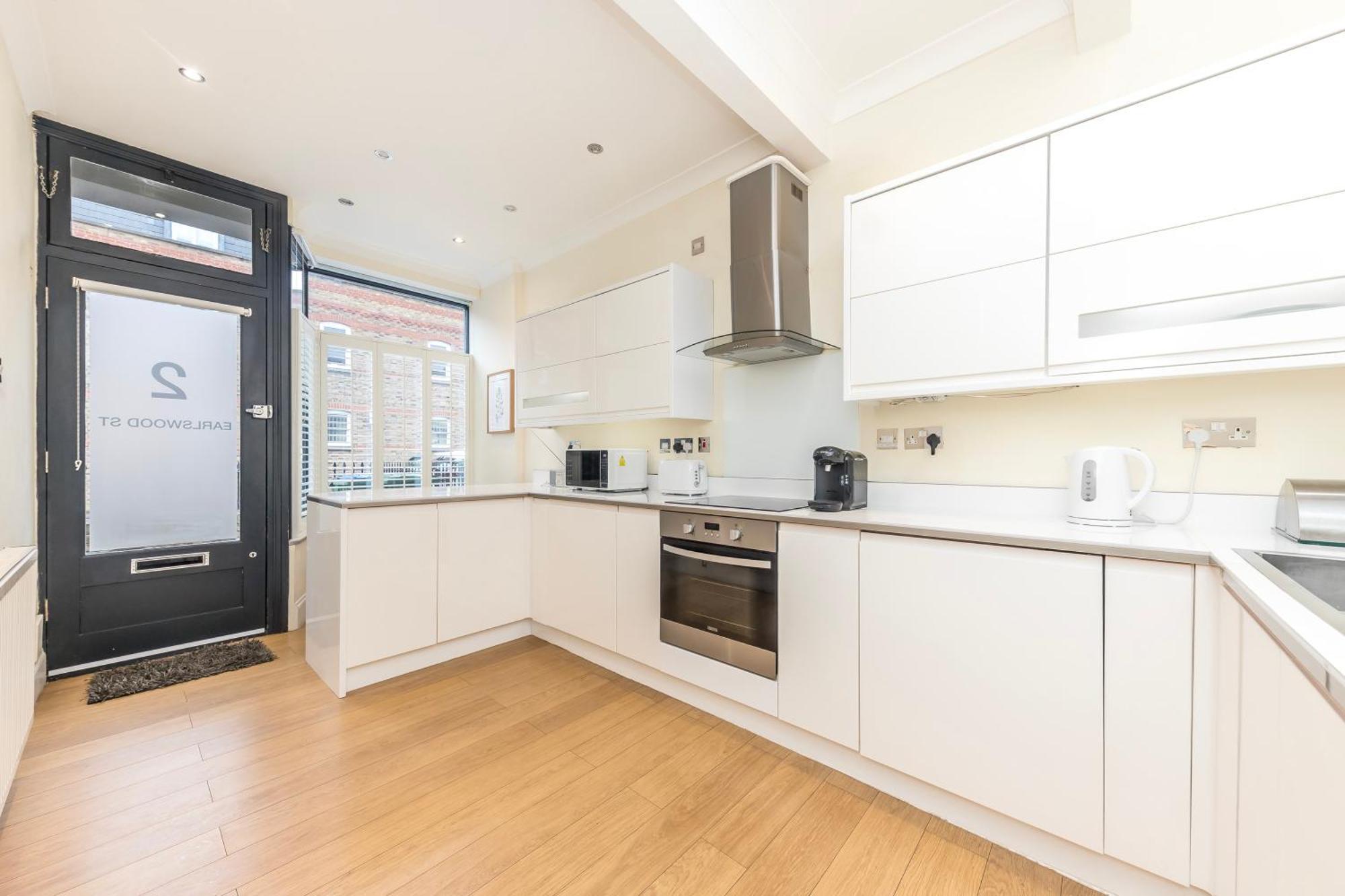 Stylish & Spacious 3 Bed Victorian House Sleeps Up To 7 - Near O2, Museums, Excel, Mazehill Station 12 Mins Direct Into Bridge Hébergement de vacances *
