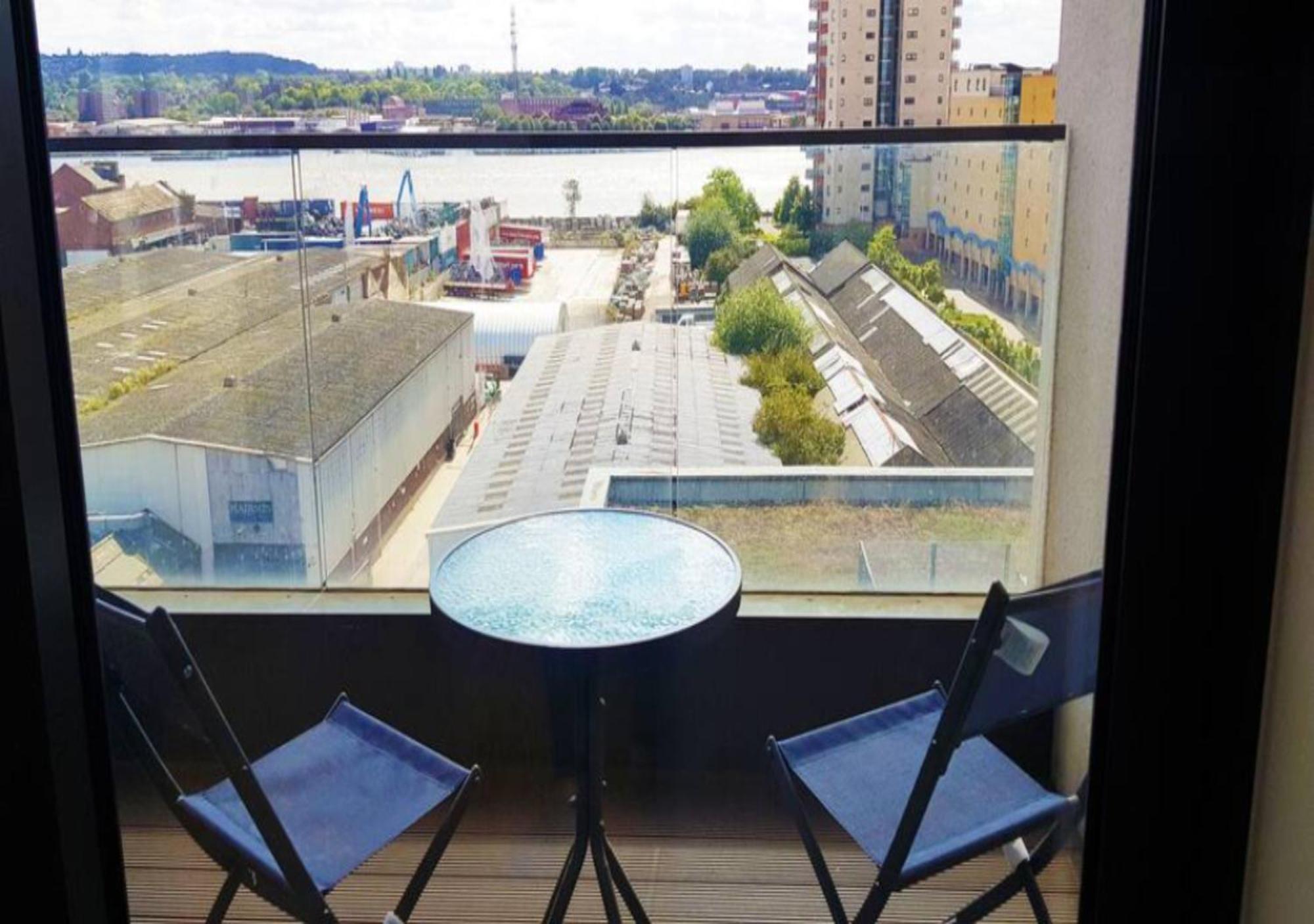 Deluxe Spacious 2Br Flat Near Excel London And O2 Arena *