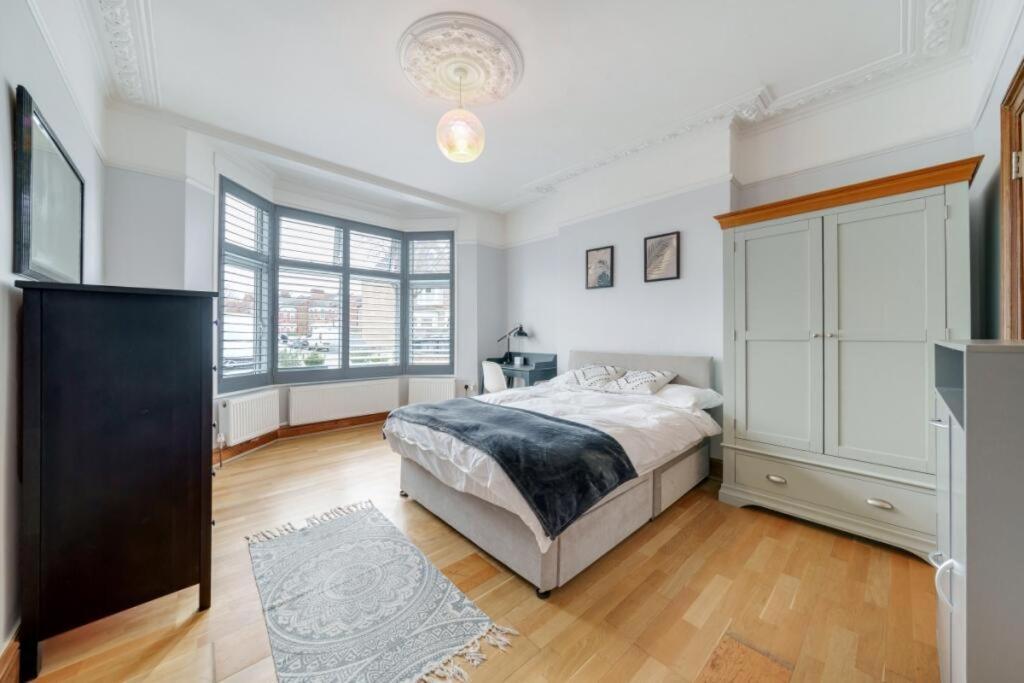 Large Two Bedroom Apartment London