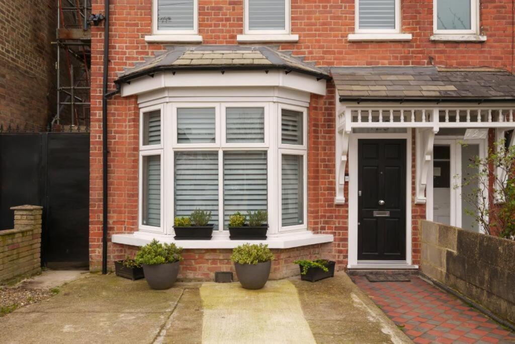 Large Two Bedroom Apartment London