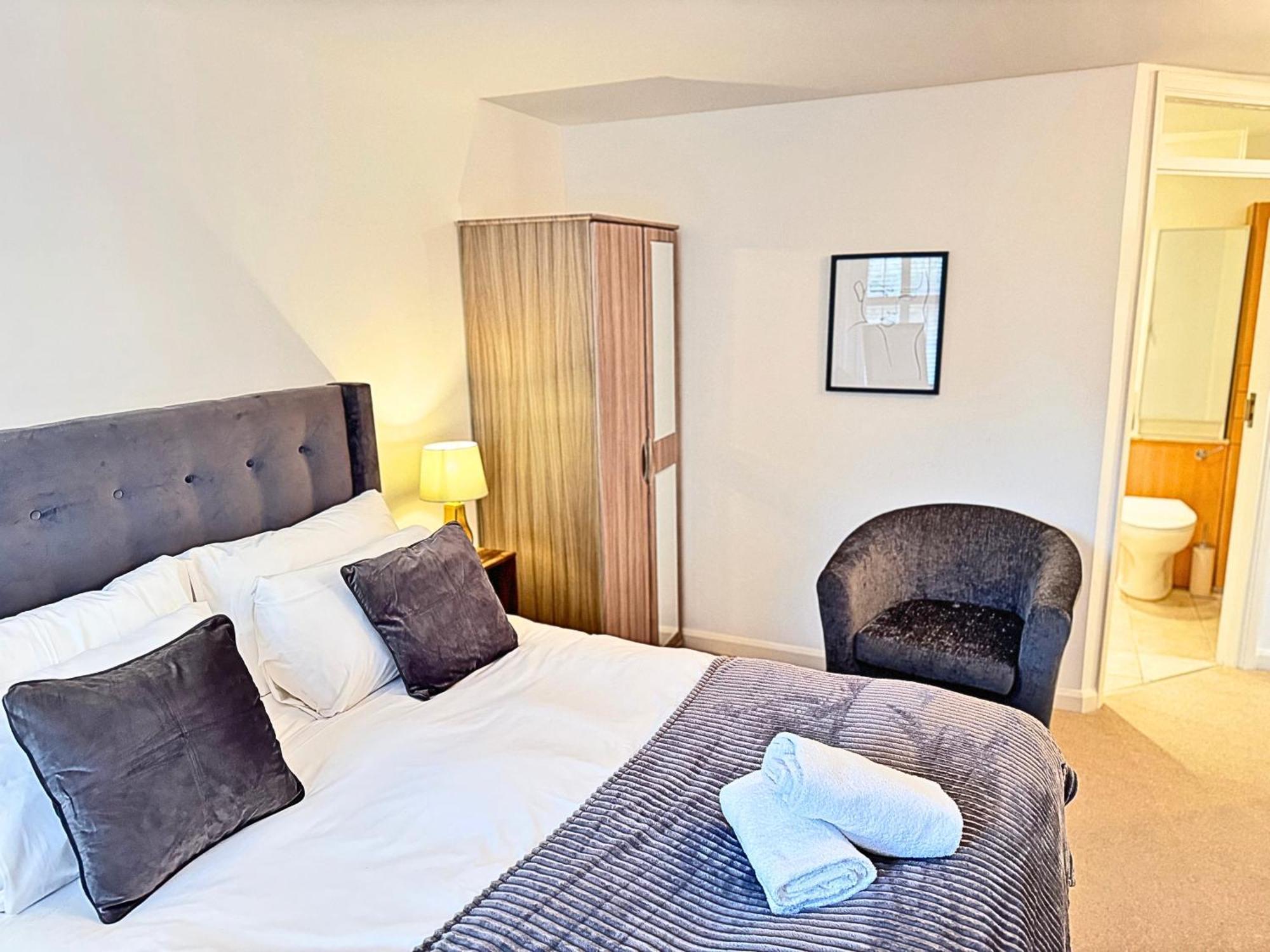 Feriehus The Heart Of Kensington Mews - 3 Bedrooms House-private Entrance-hyde Park Walk Away-green Park 9 Minutes Underground- The Of With Glamour Of Kensington *