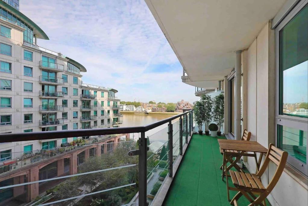 Stunning 2 Bed Thames River View - Lejlighed London