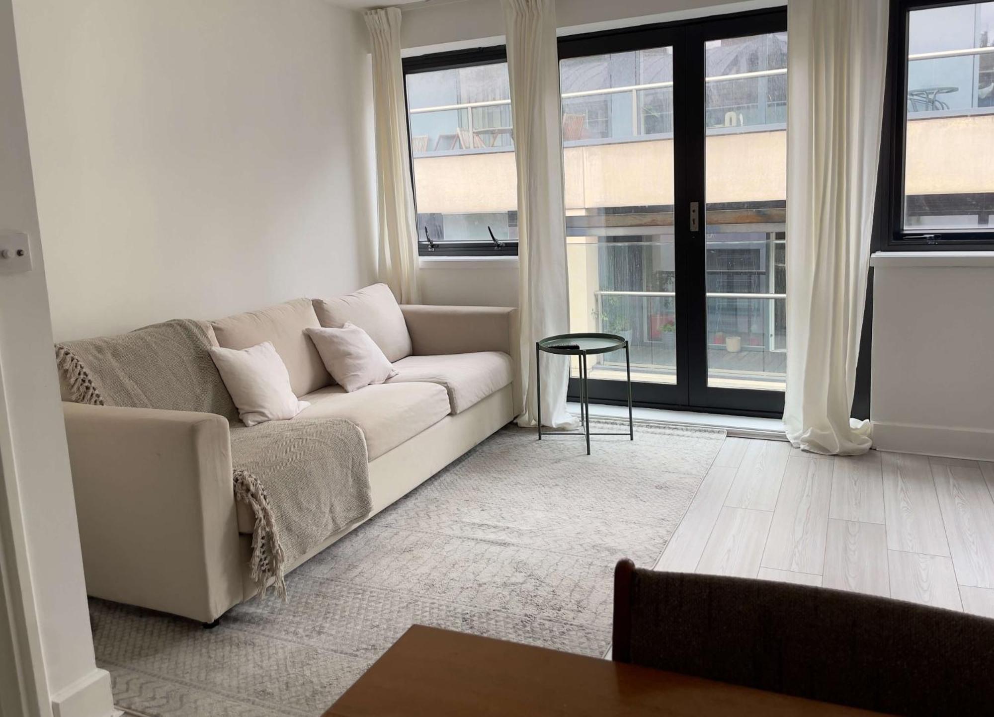 Bright And Beautiful 2bdr Flat Leilighet *