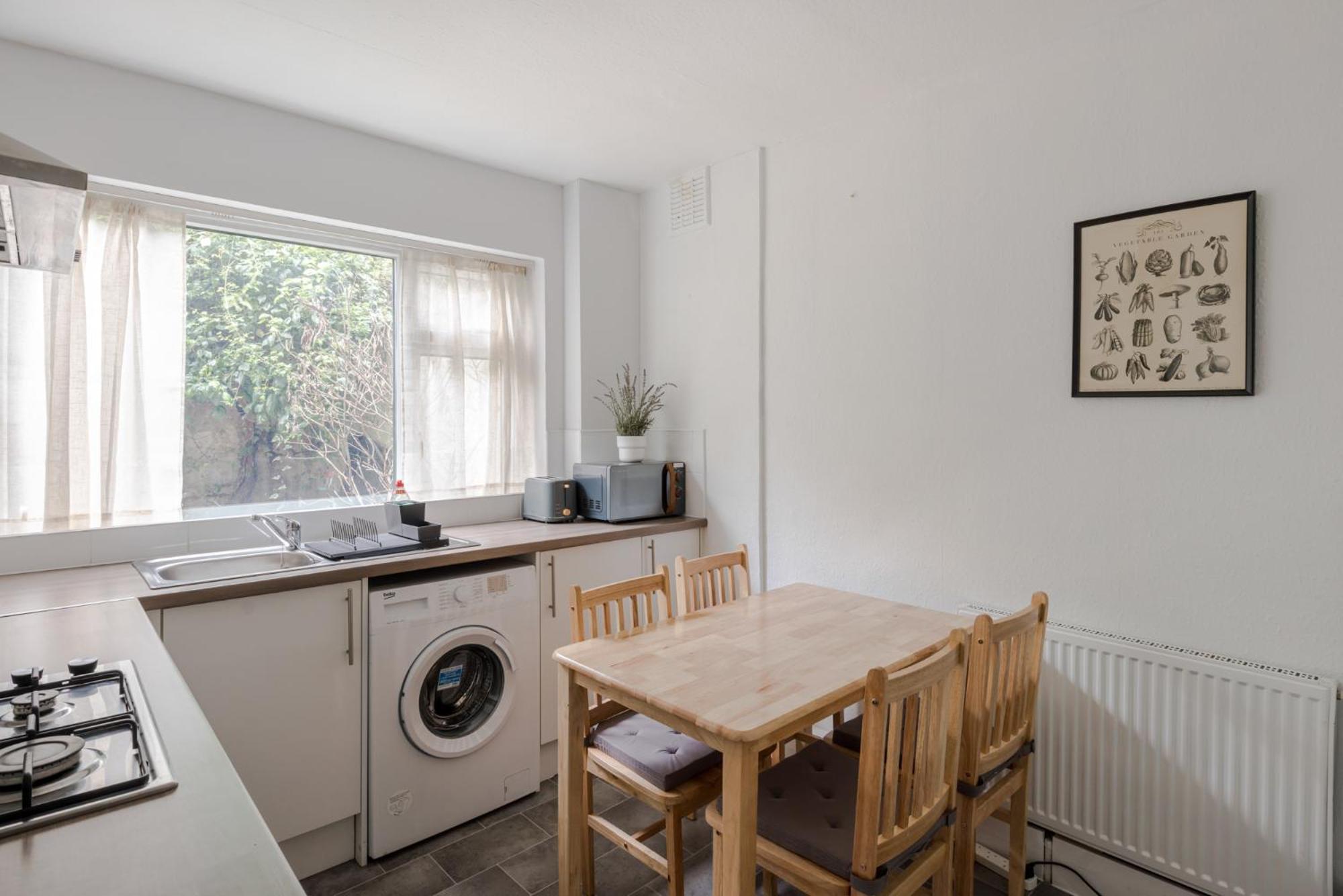 Camden 2bd Flat At Rousden Street Londra