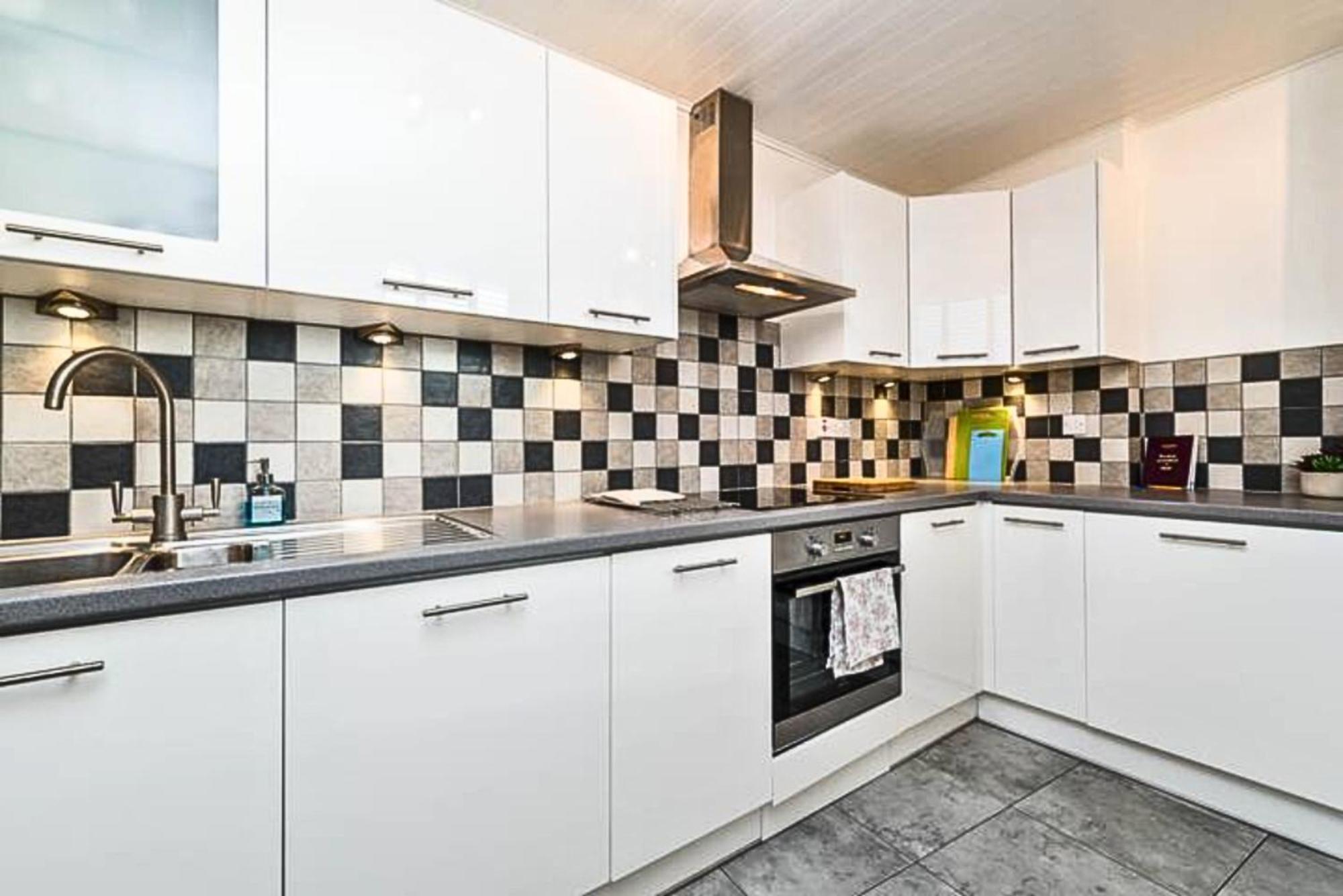 Ferienhaus Kensington 2 Bedroom House-big Living Area And Kitchen-harrods-national History Museum-hyde Park-near 2 Underground Lines