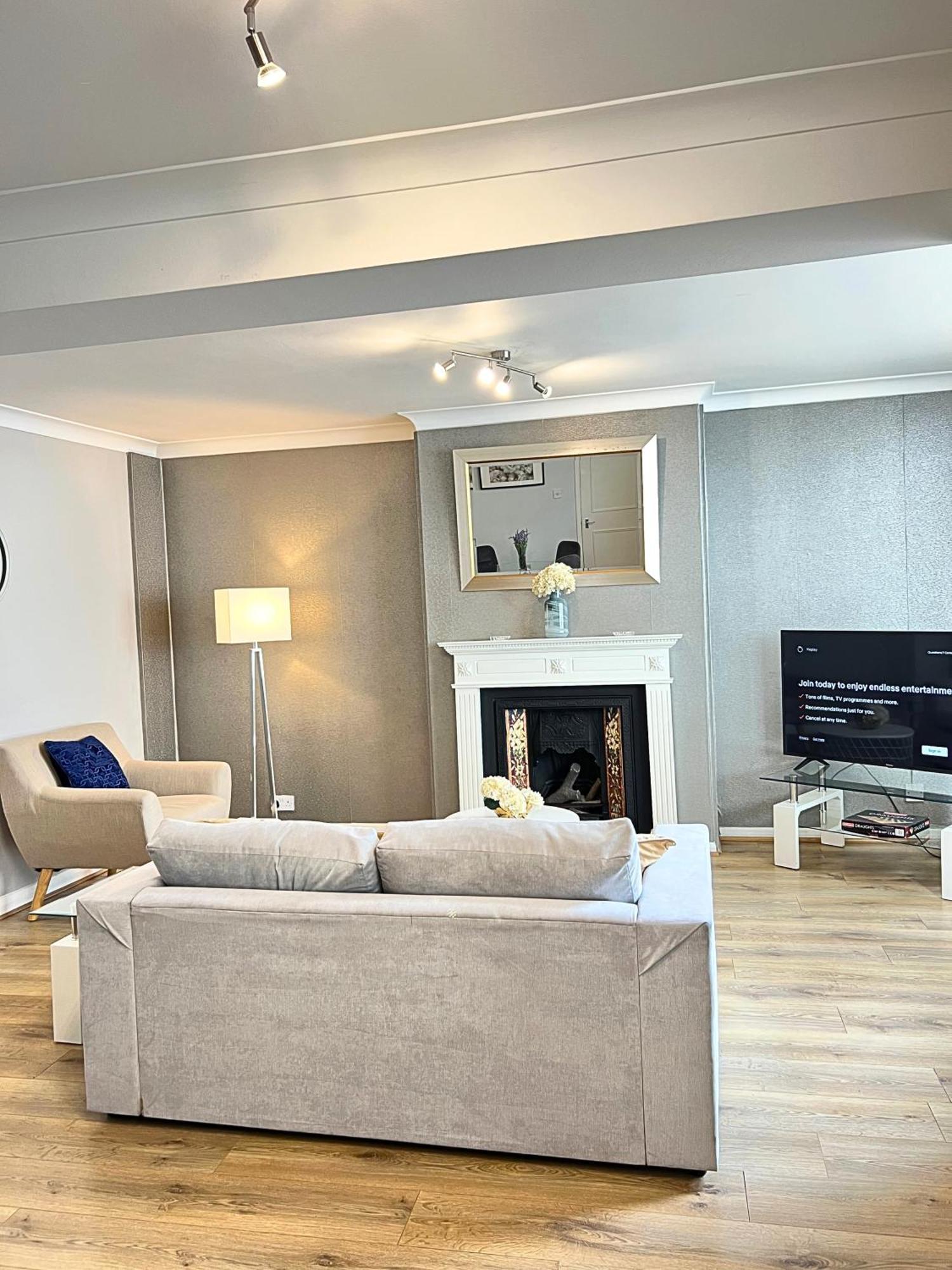 Kensington 2 Bedroom House-big Living Area And Kitchen-harrods-national History Museum-hyde Park-near 2 Underground Lines Ferienhaus *