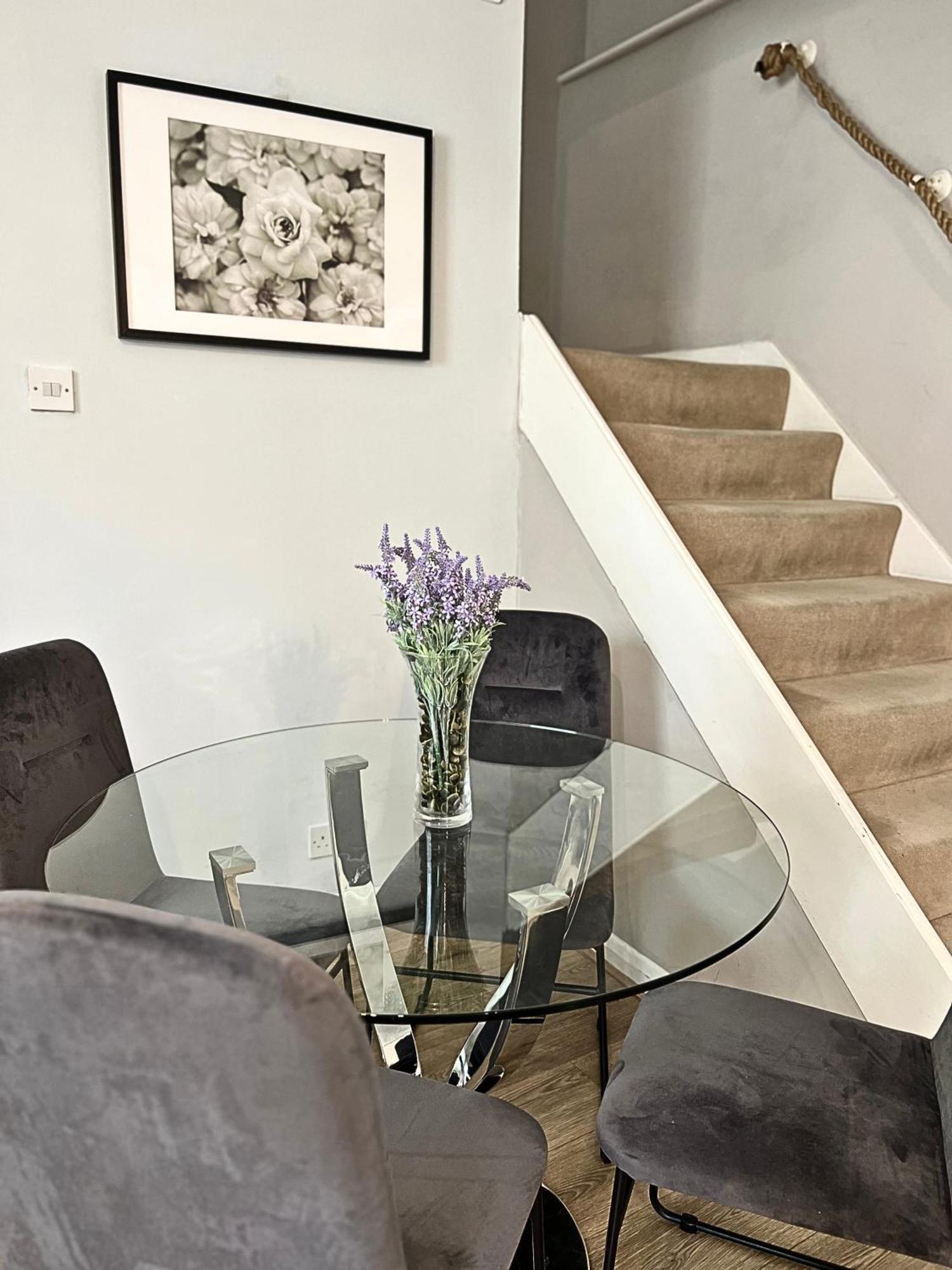 Kensington 2 Bedroom House-big Living Area And Kitchen-harrods-national History Museum-hyde Park-near 2 Underground Lines Ferienhaus