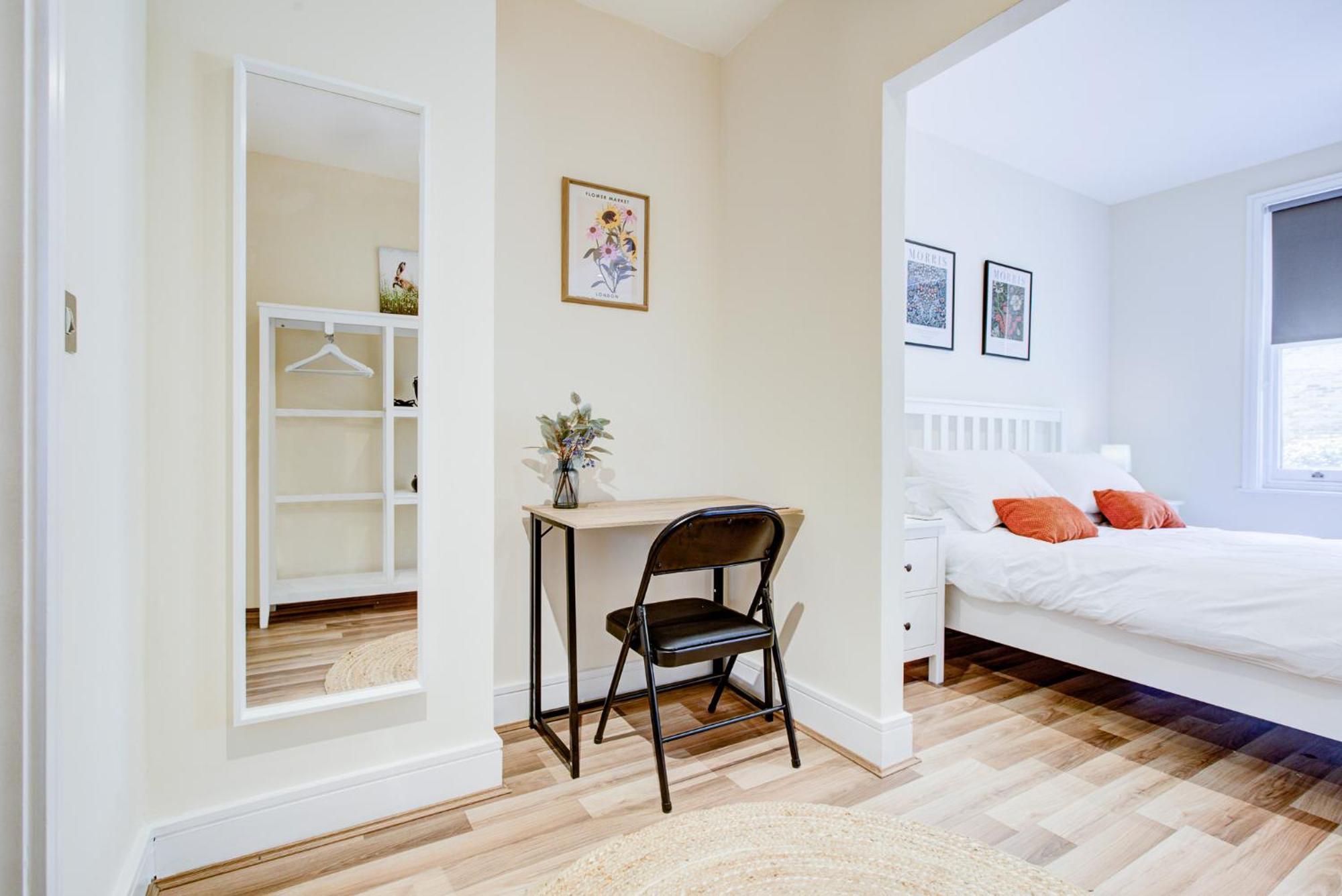 Stunning 4 Bedroom House Ferienhaus London