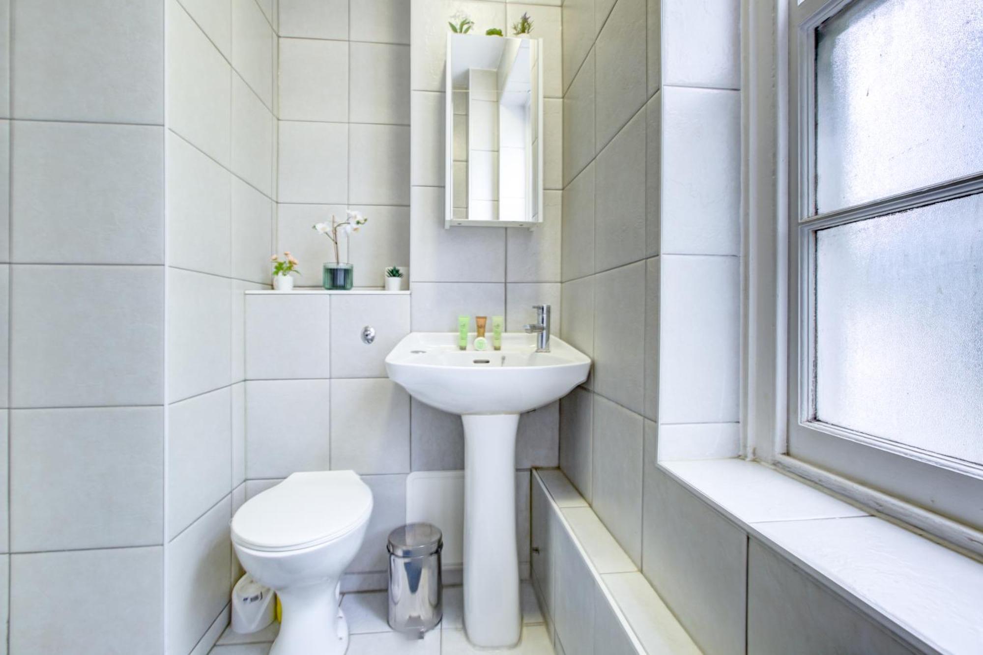 Lovely 2- Bedroom In Appartamento