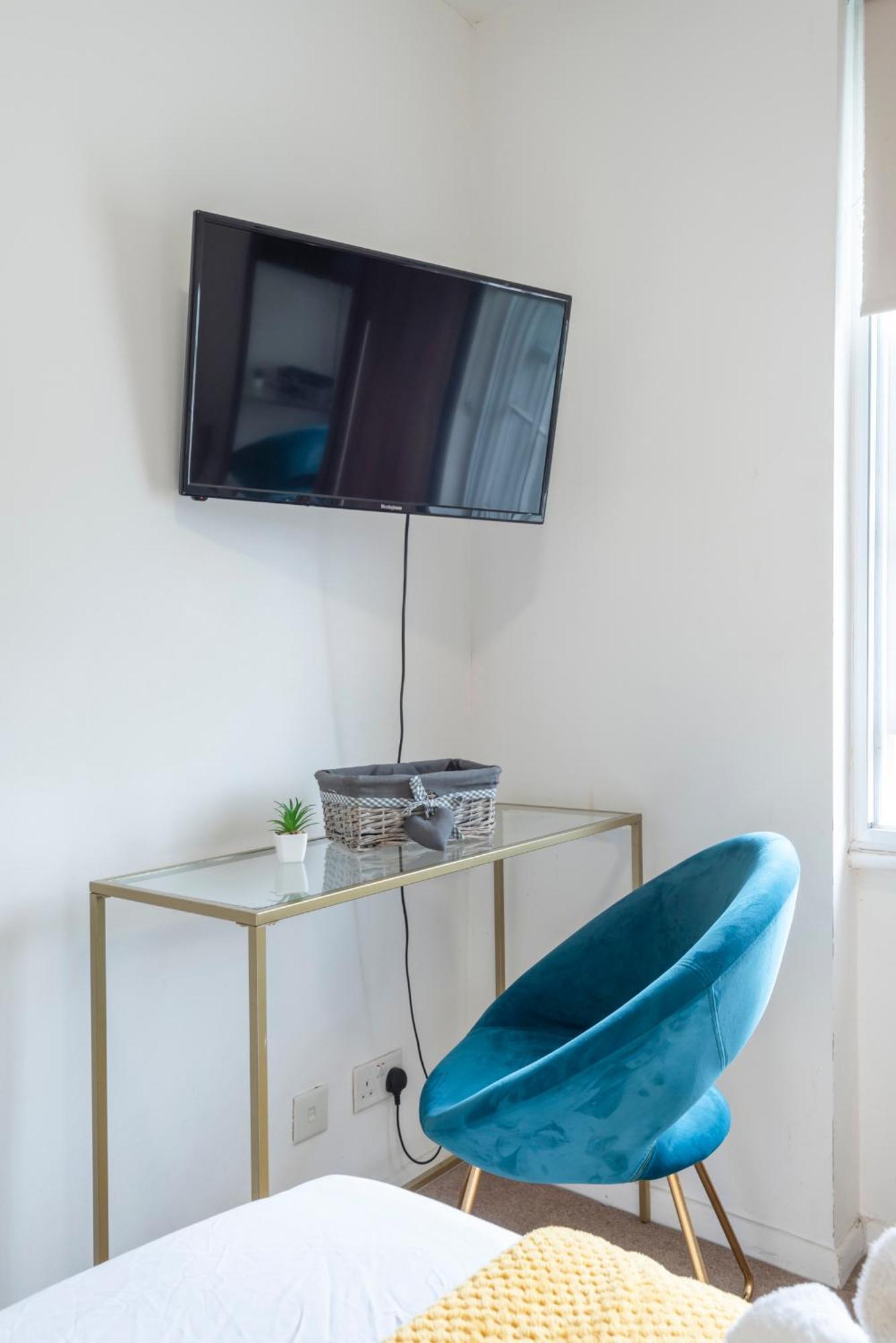 Double In Notting Hill, Private Minibar & Coffee Homestay London