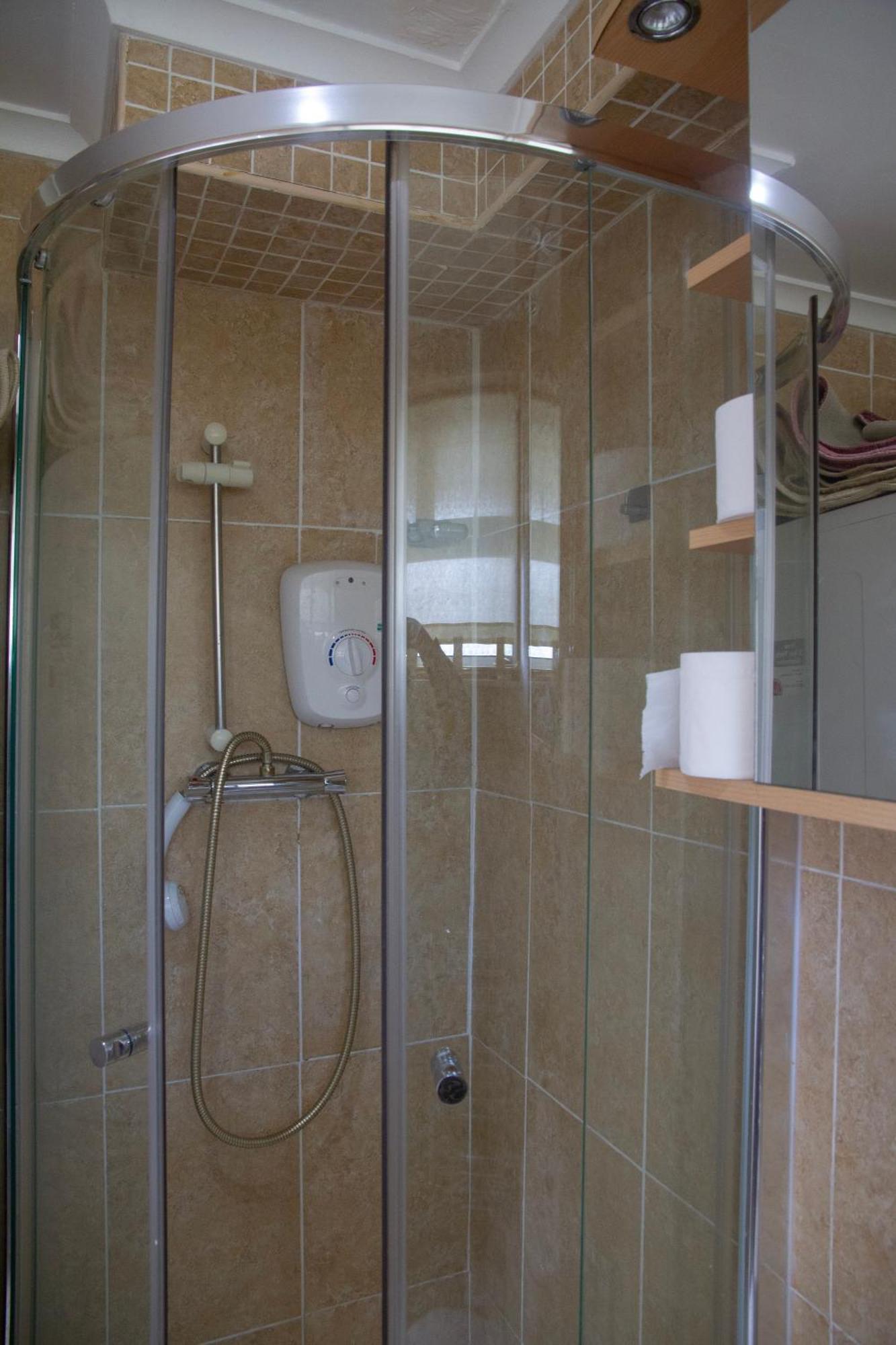 Spacious 4-bedroom Townhouse With Garden- Perfect For Groups! Londen