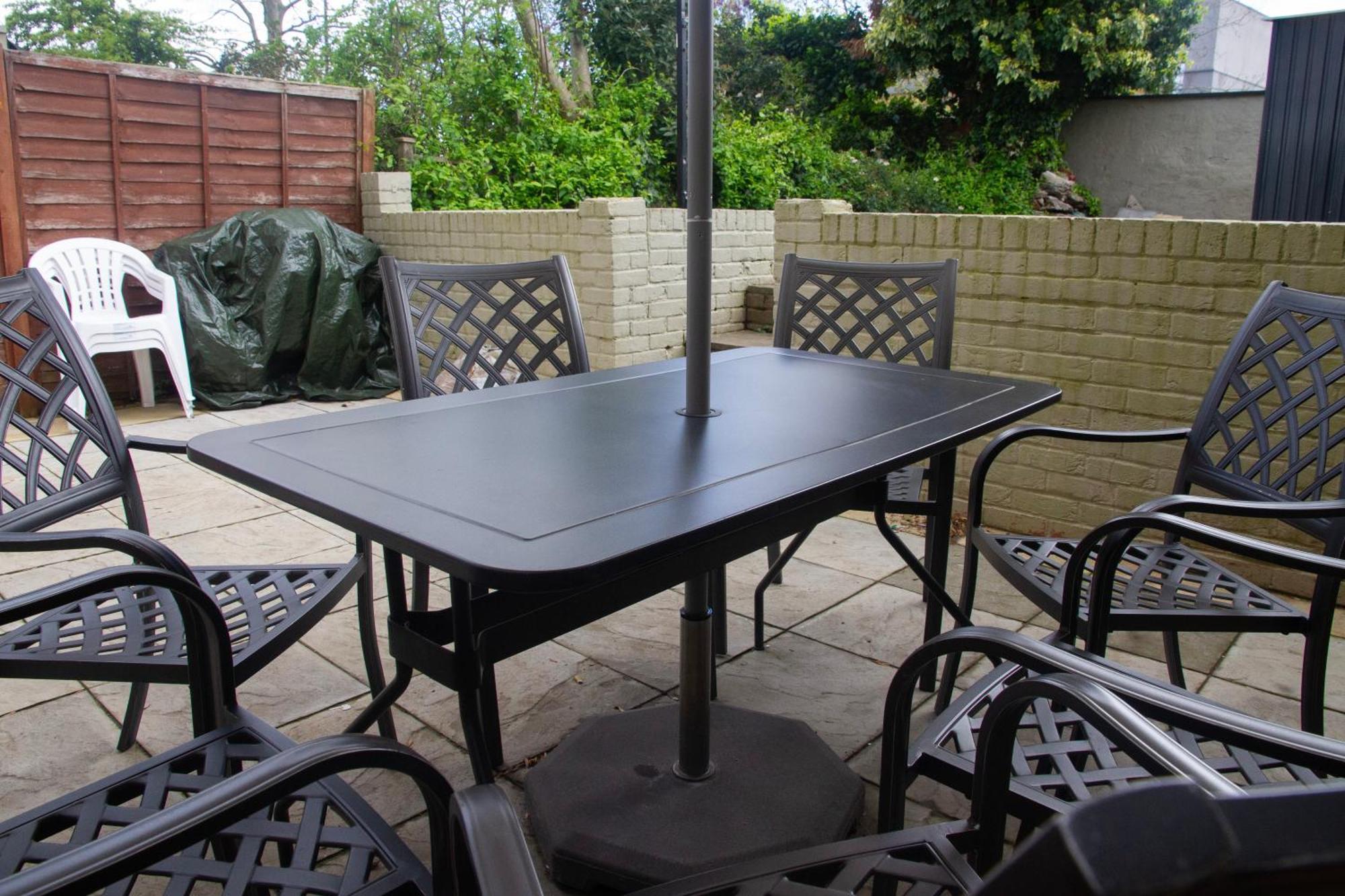 Spacious 4-bedroom Townhouse With Garden- Perfect For Groups! Feriehus London