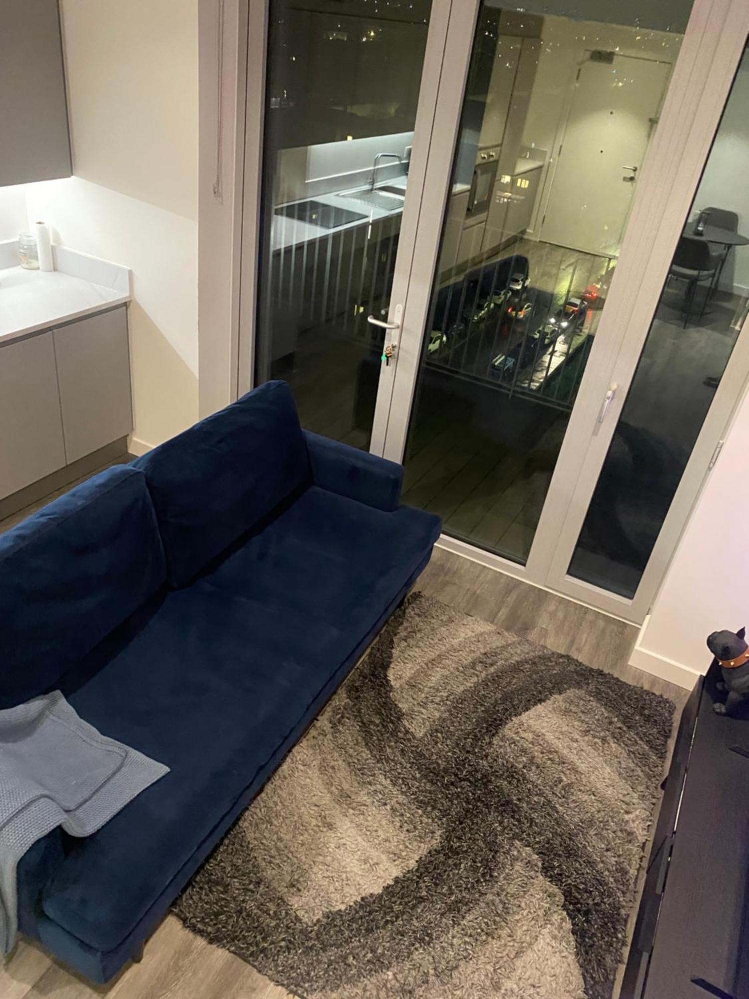 Apartment Modern, Bright And Convenient