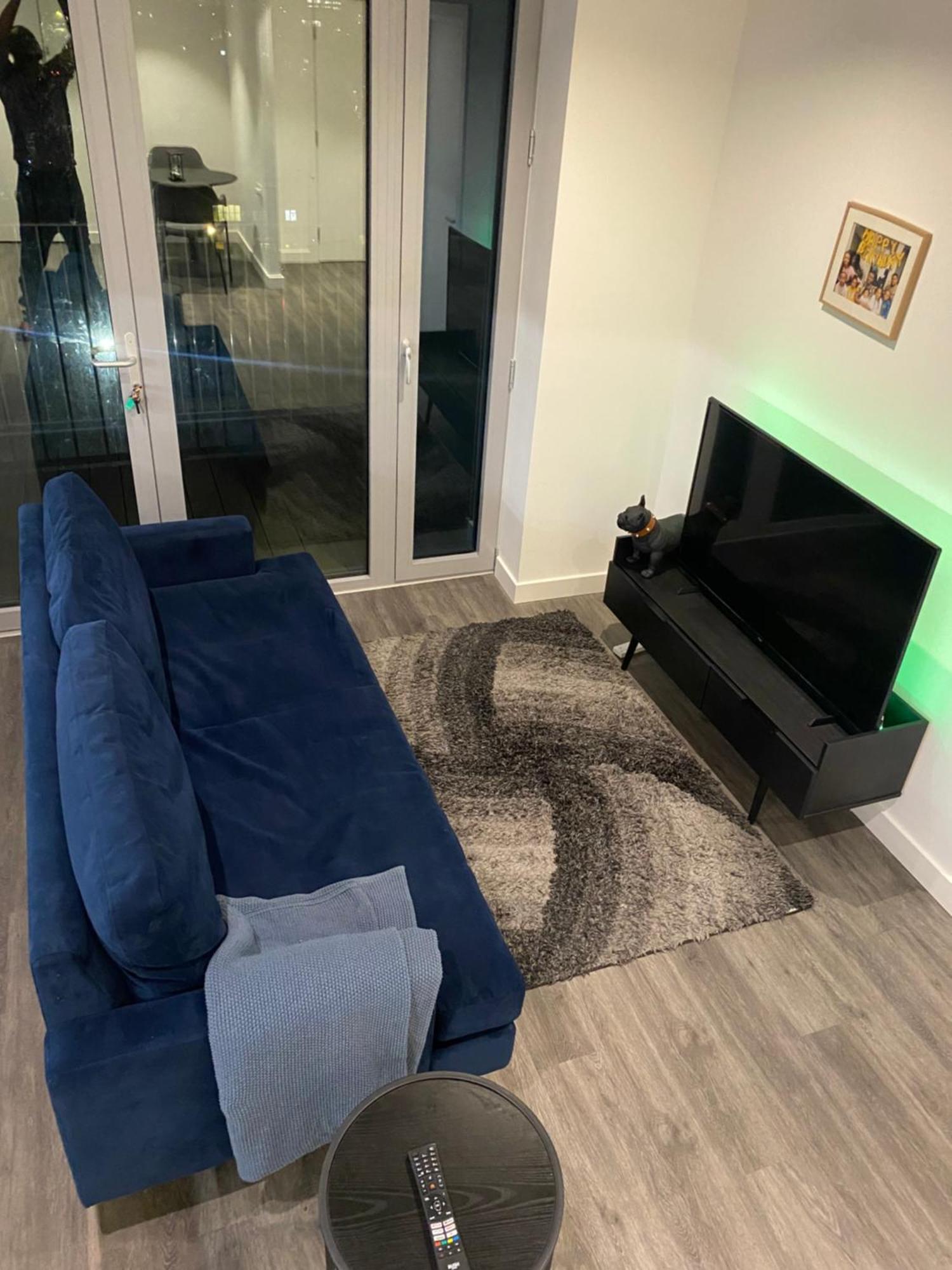Modern, Bright And Convenient Apartment *