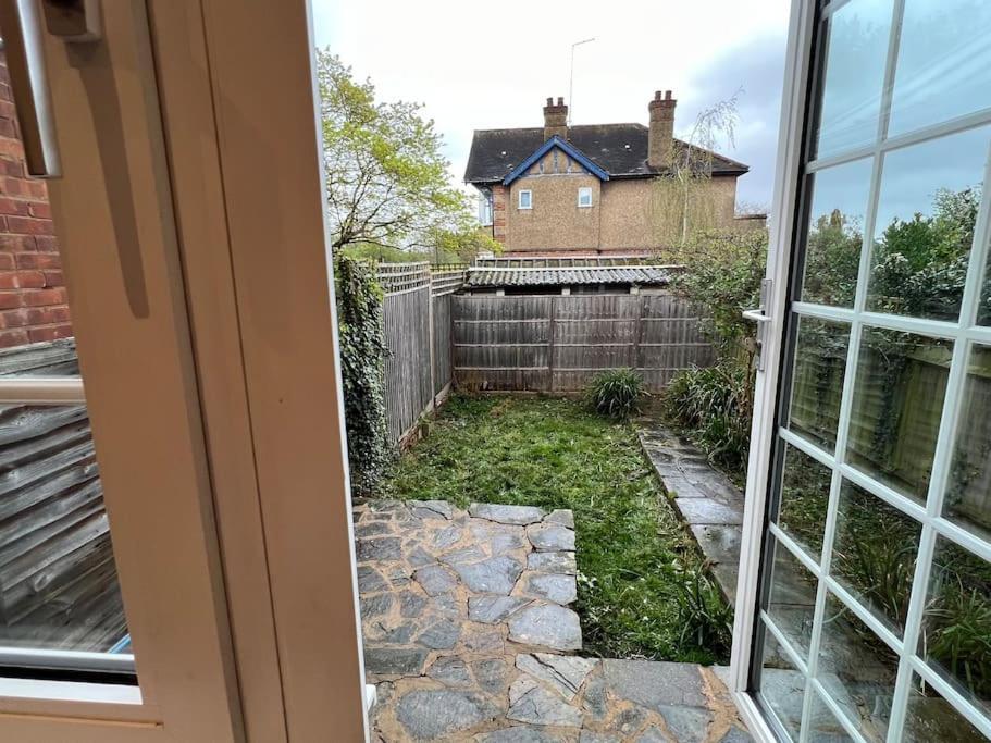 3 Bed Luxury House, 10 Min Walk To Underground Ferienhaus London