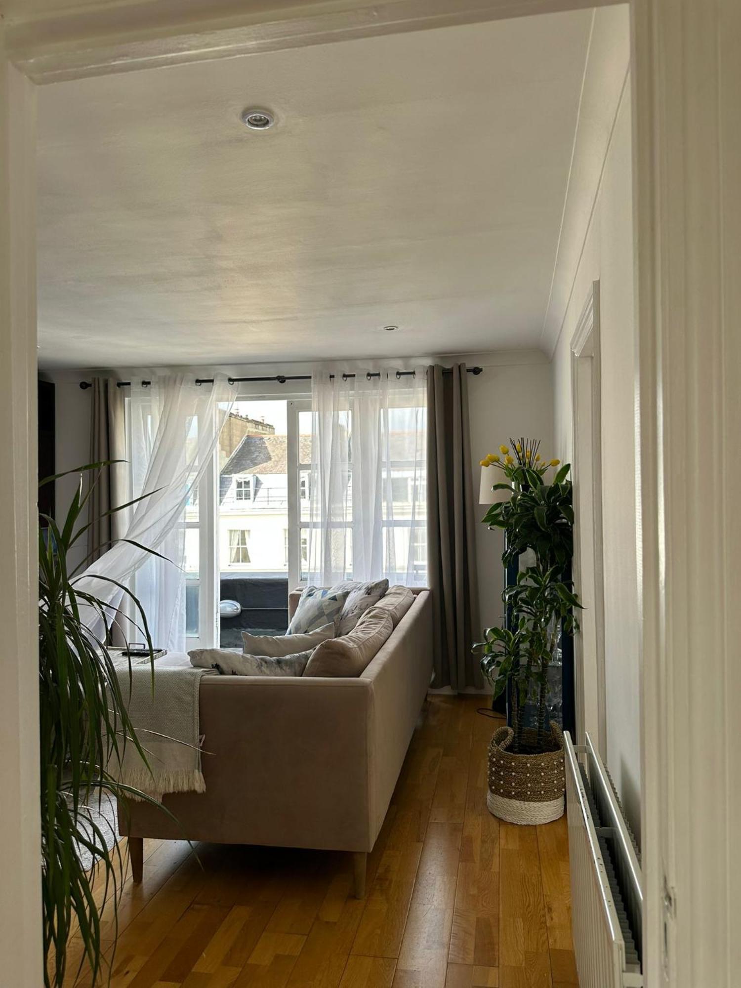 Little Venice, Penthouse