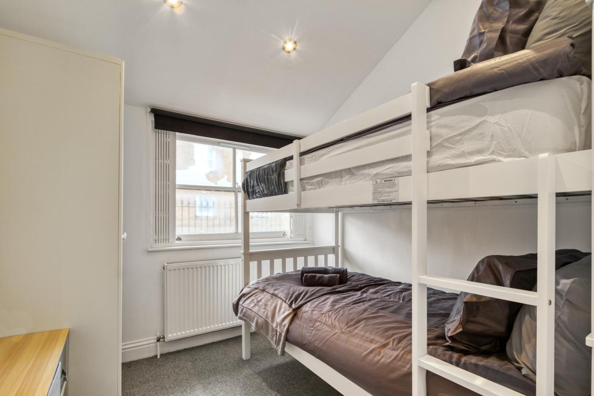 Vibrant 2-bed By Bow *
