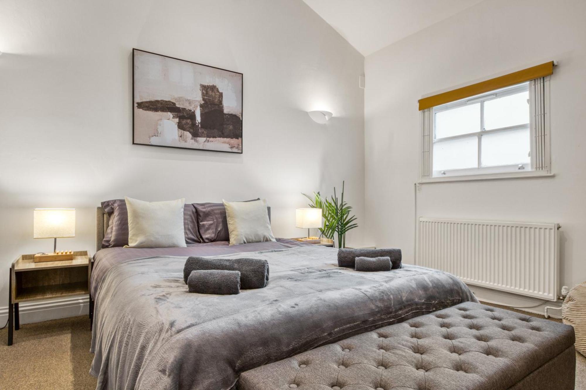 Vibrant 2-bed By Bow Apartment *