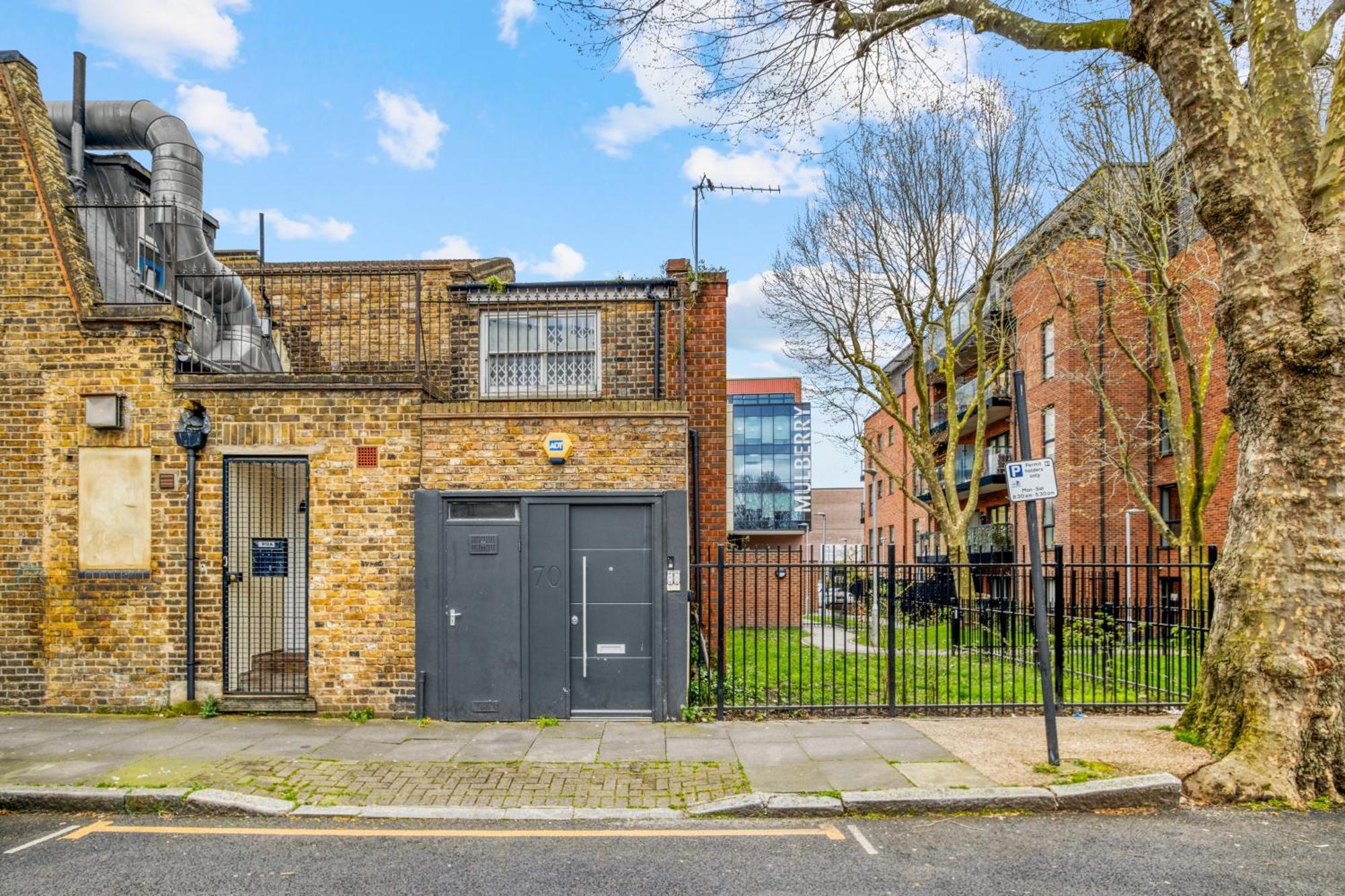 Vibrant 2-bed By Bow Apartment *