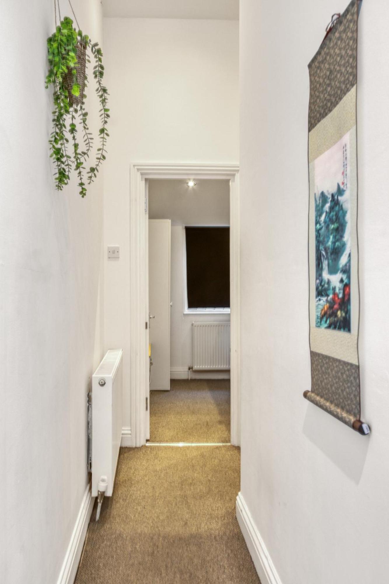 Vibrant 2-bed By Bow *