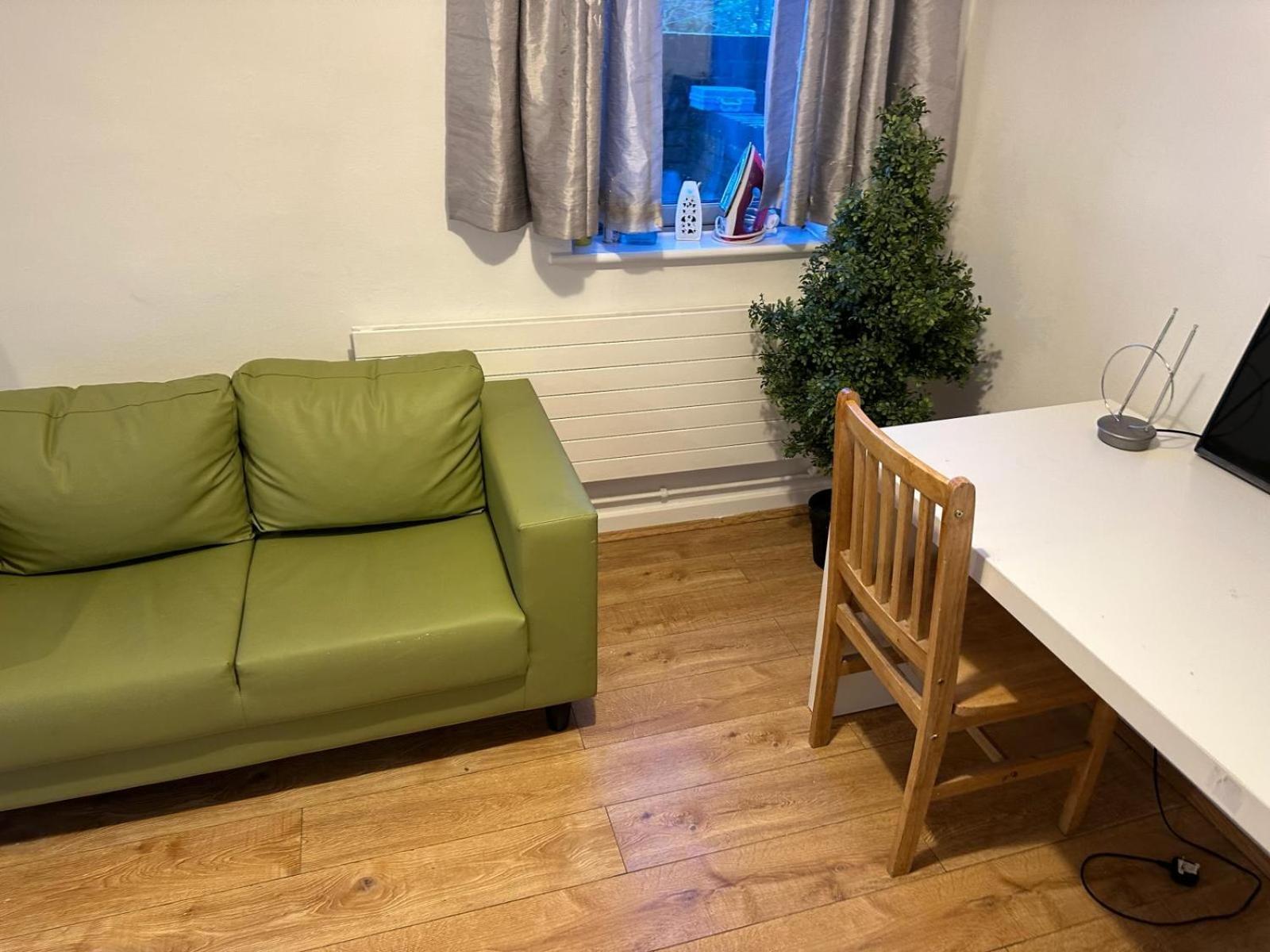 Apartment Overton London