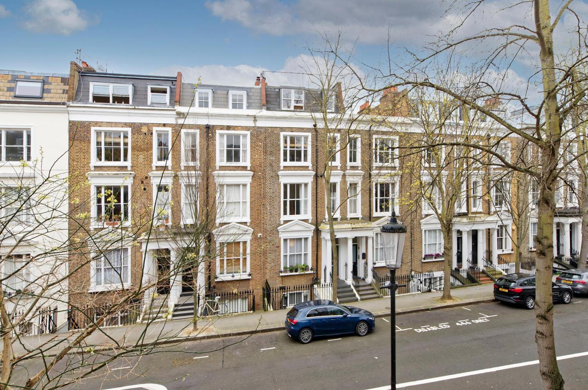Elegant Earl's Court Flat By Underthedoormat