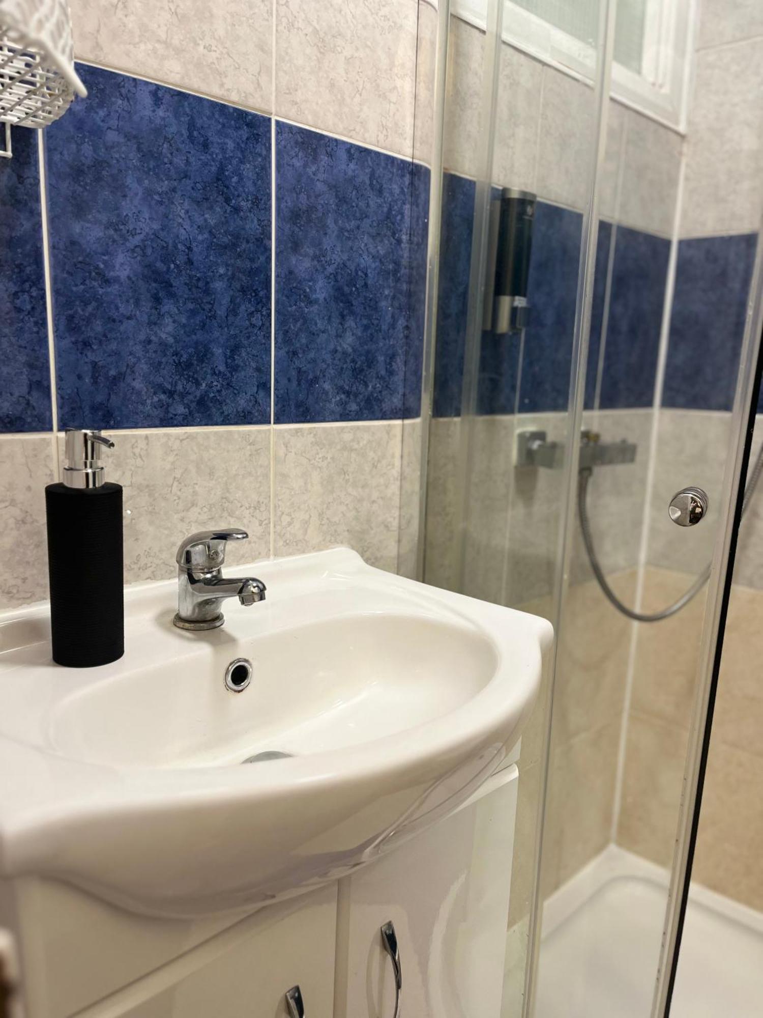 In Camden, Location Apartment London