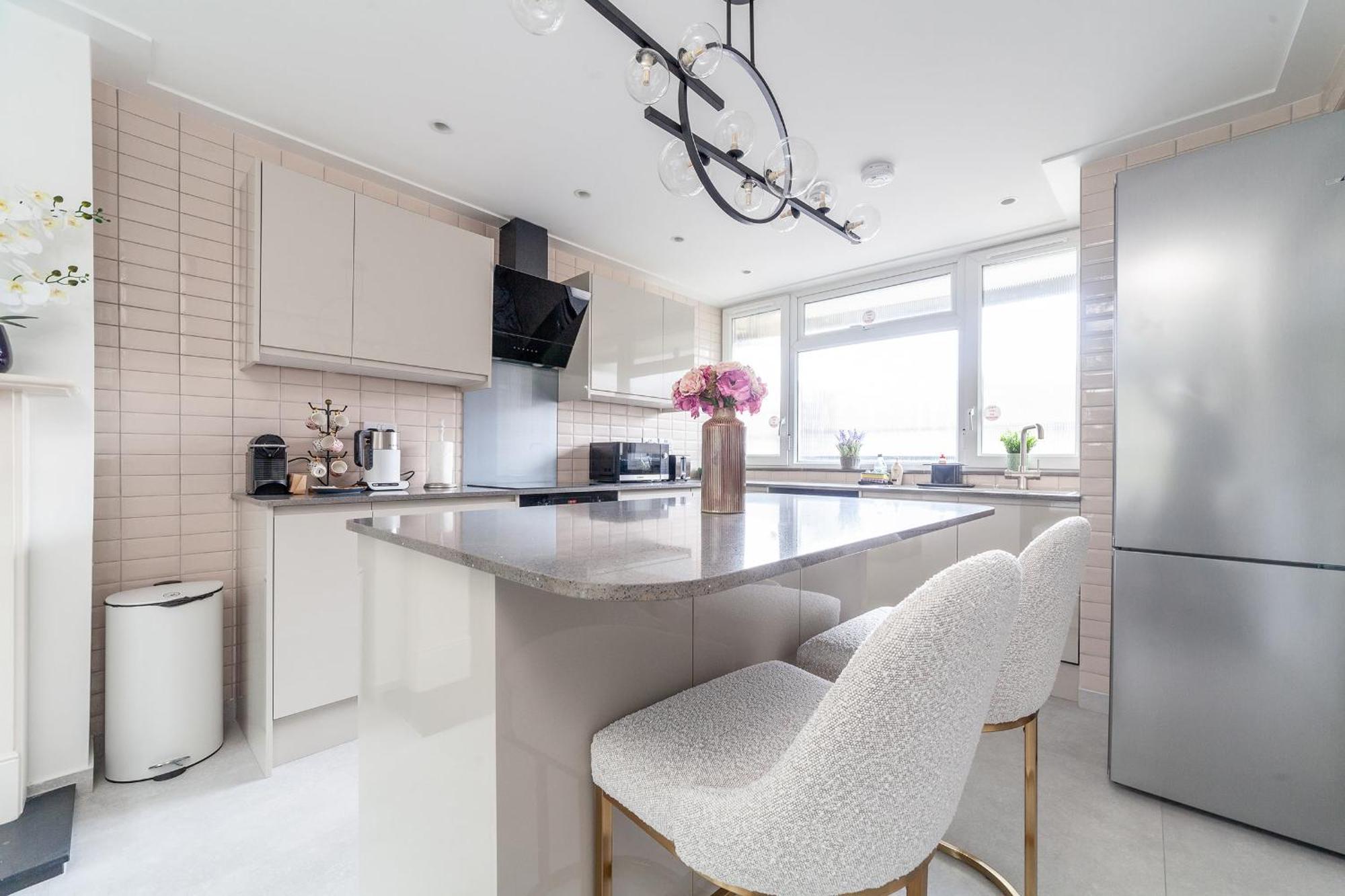 Excellent 3-bed Flat In Elephant & Castle * Londen