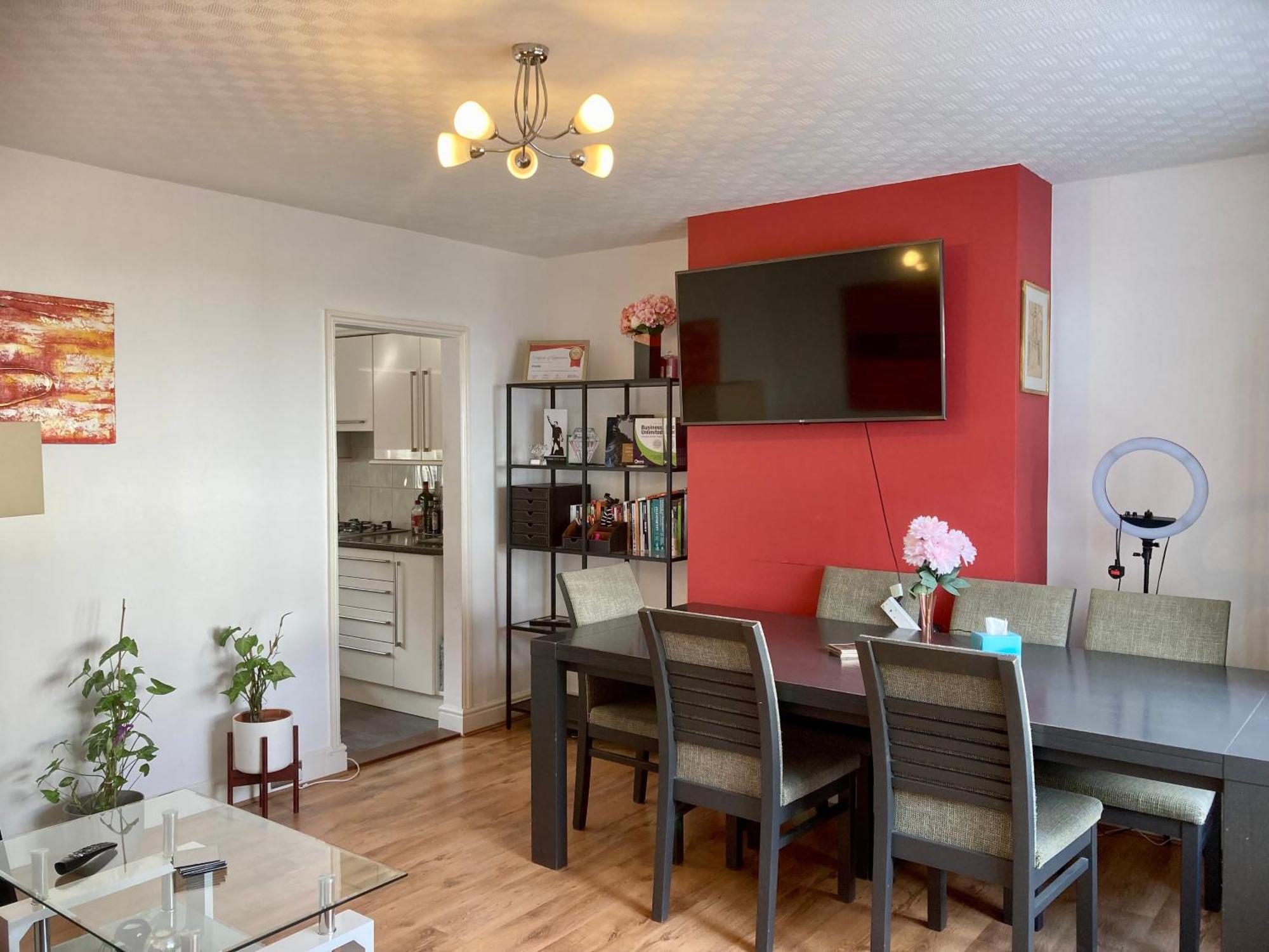 Cosy Modern Family Free Parking Garden Semesterbostad London