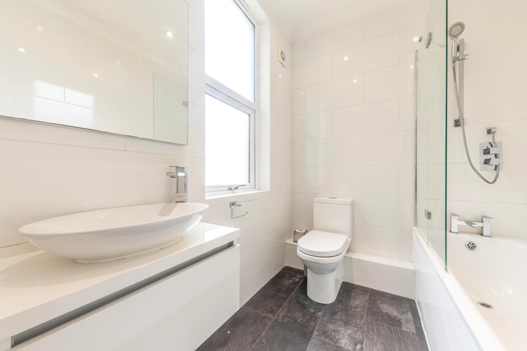 Hébergement de vacances Stylish & Spacious 3 Bed Victorian House Sleeps Up To 7 - Near O2, Museums, Excel, Mazehill Station 12 Mins Direct Into Bridge Londres