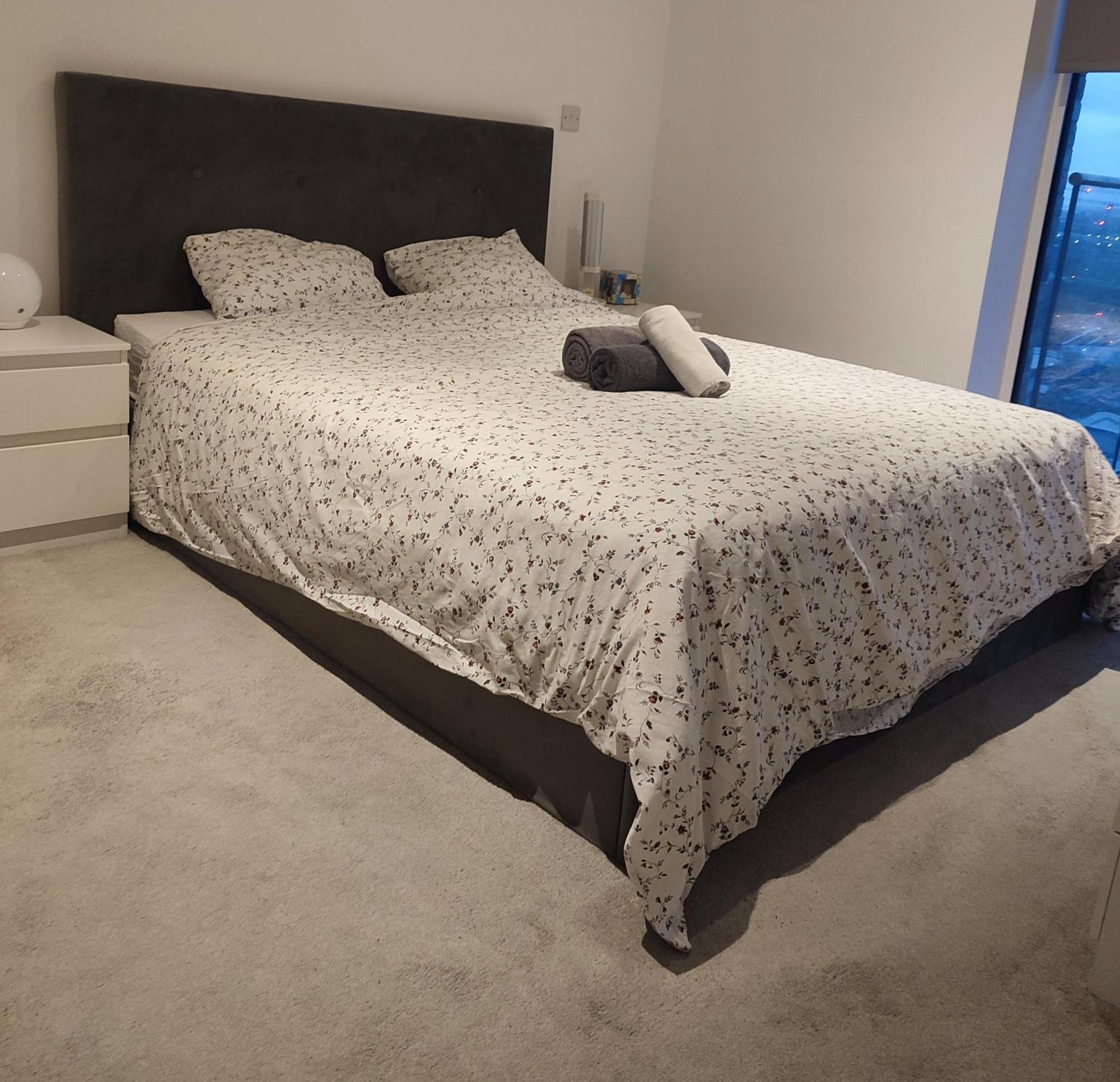 Lägenhet 2 Bedroom 2 Bath 1 Ensuite In Roya Asenal Beautiful Views & Parking