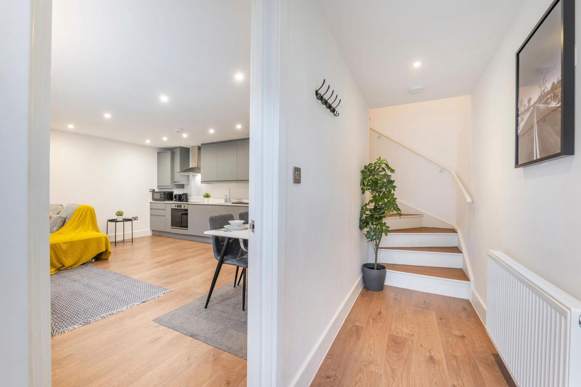 The Perfect London, With 2 Bedrooms 1 Bath - Battersea, Vauxhall And Nine Elms London