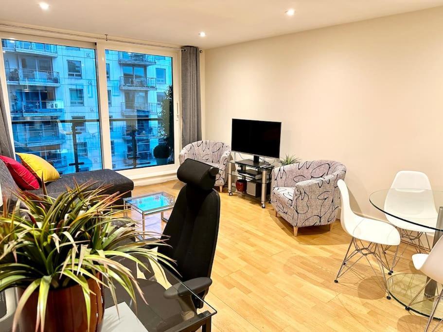Stunning 2 Bed Thames River View - Lejlighed London