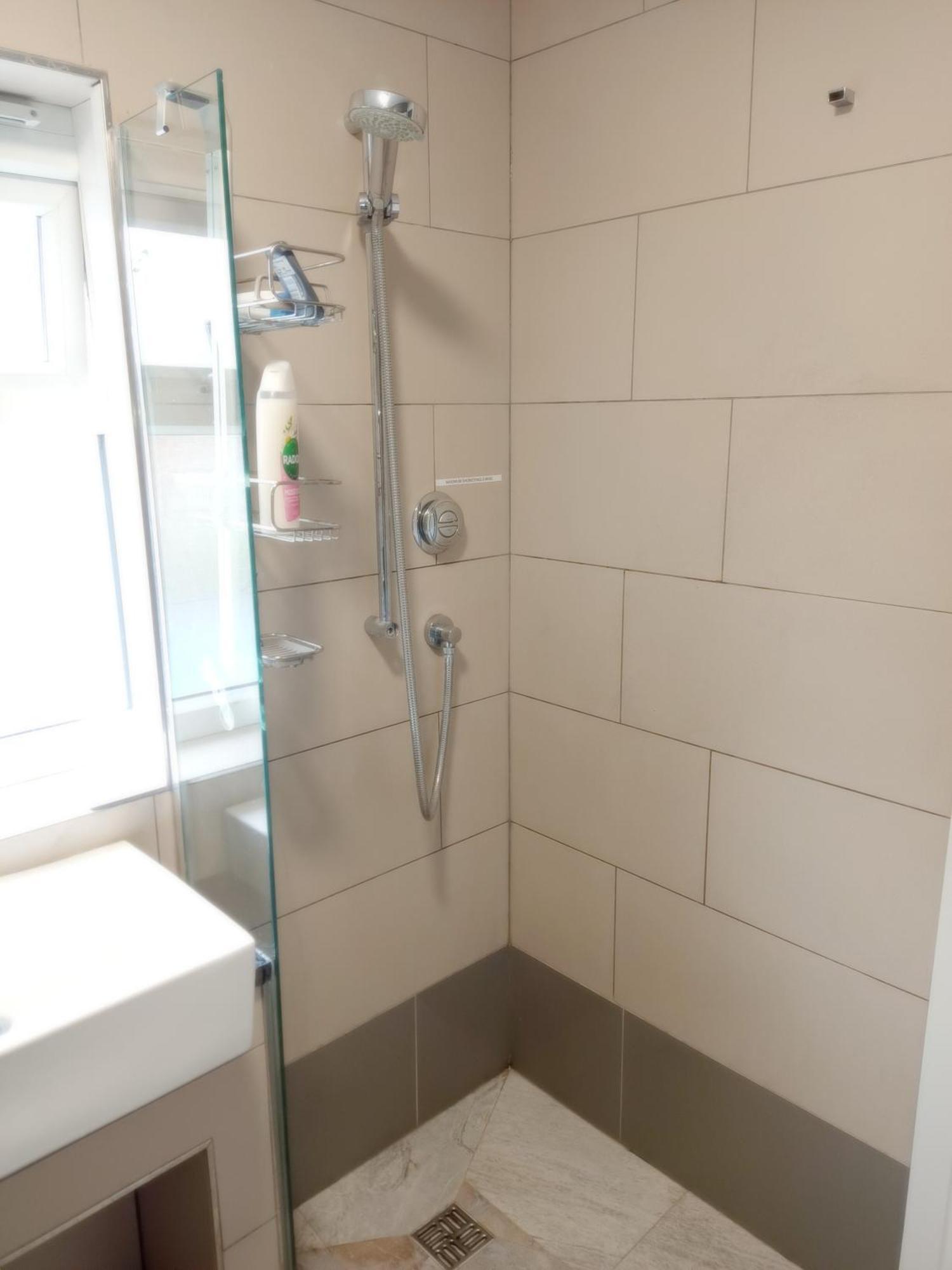 Luxurious En-suite Soft Water Air Conditioning Tv Etherium