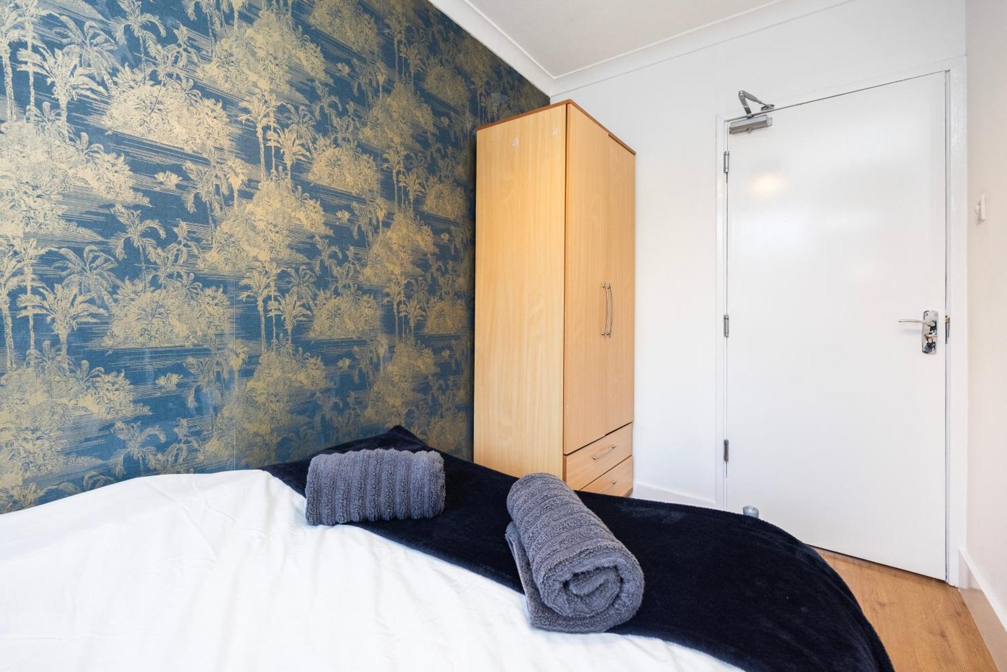 Trendy 4 Bed Near Vibrant Shoreditch W Balcony And Walking Distance To Tube London