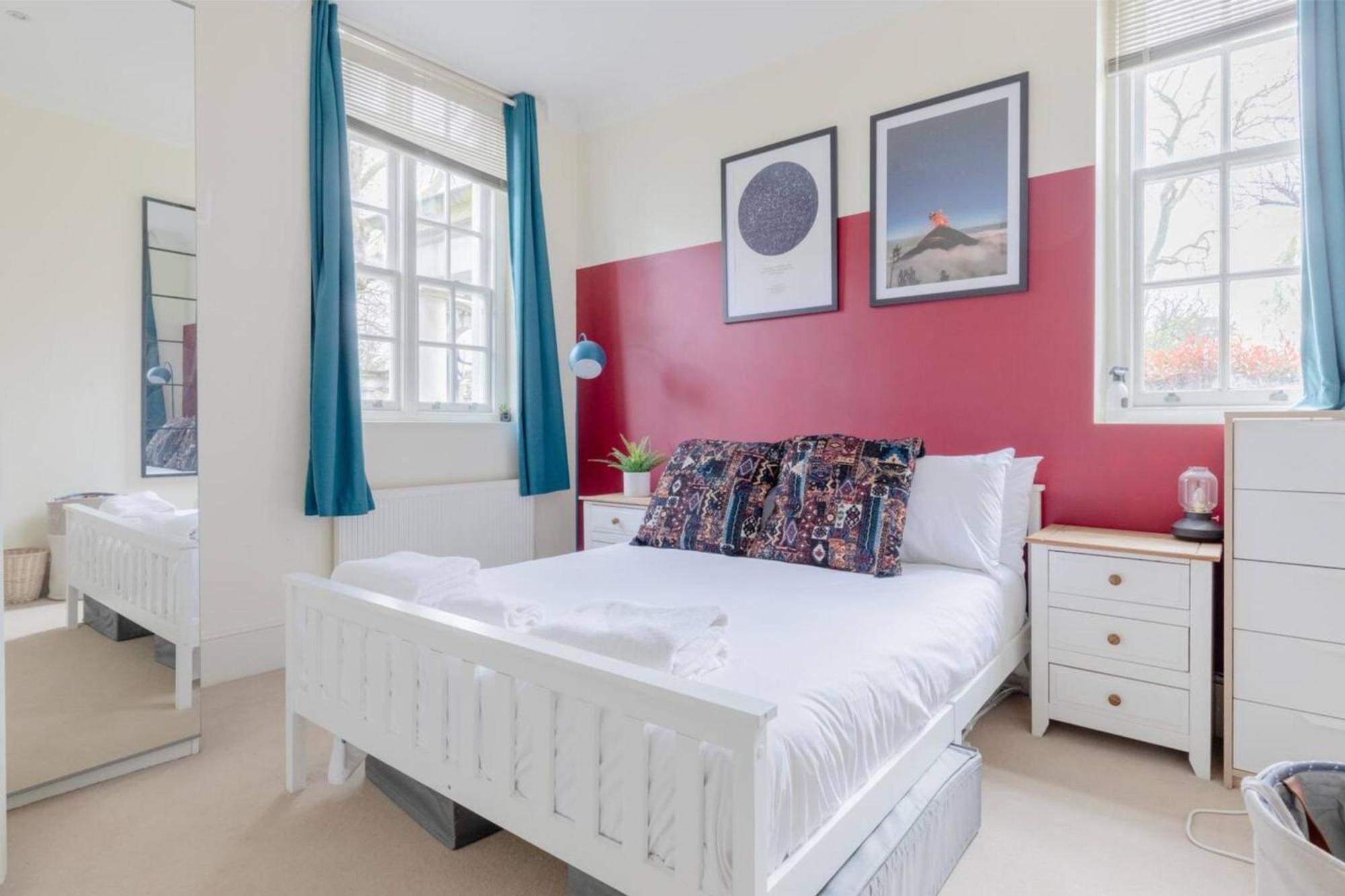 Stylish Bohemian 2bd Flat Mile End Park! Apartment