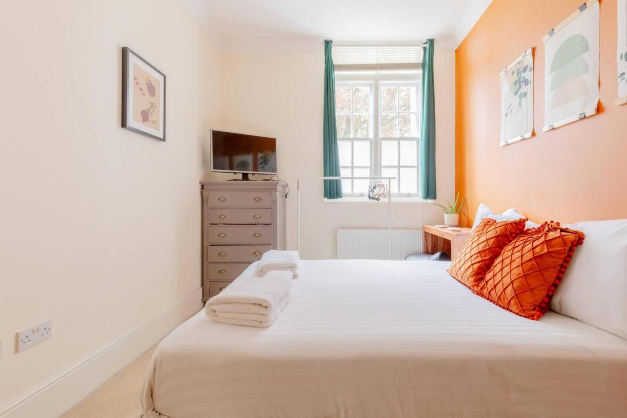 Stylish Bohemian 2bd Flat Mile End Park! Apartment London
