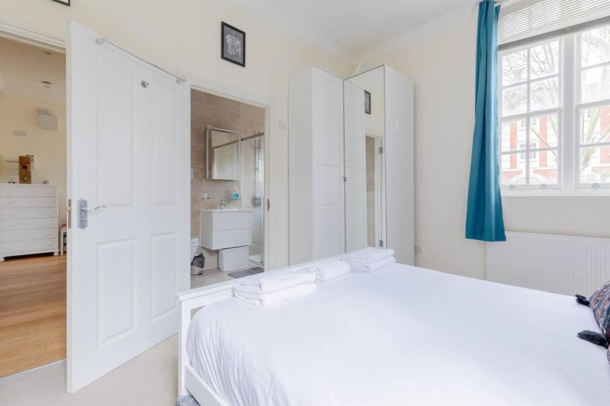 Apartment Stylish Bohemian 2bd Flat Mile End Park!
