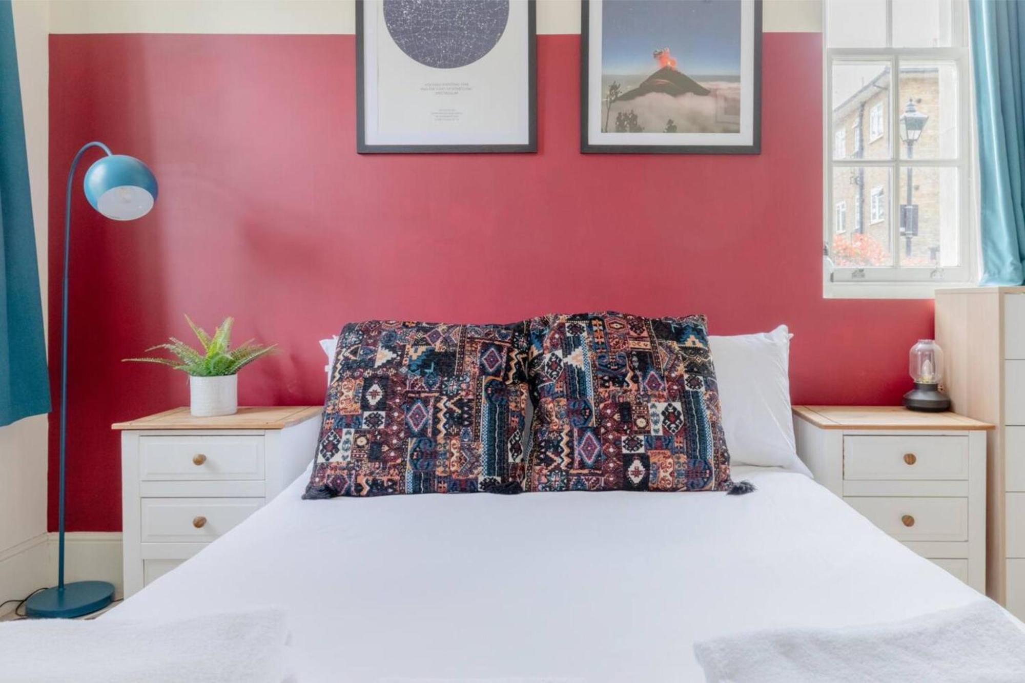 Stylish Bohemian 2bd Flat Mile End Park! Apartment