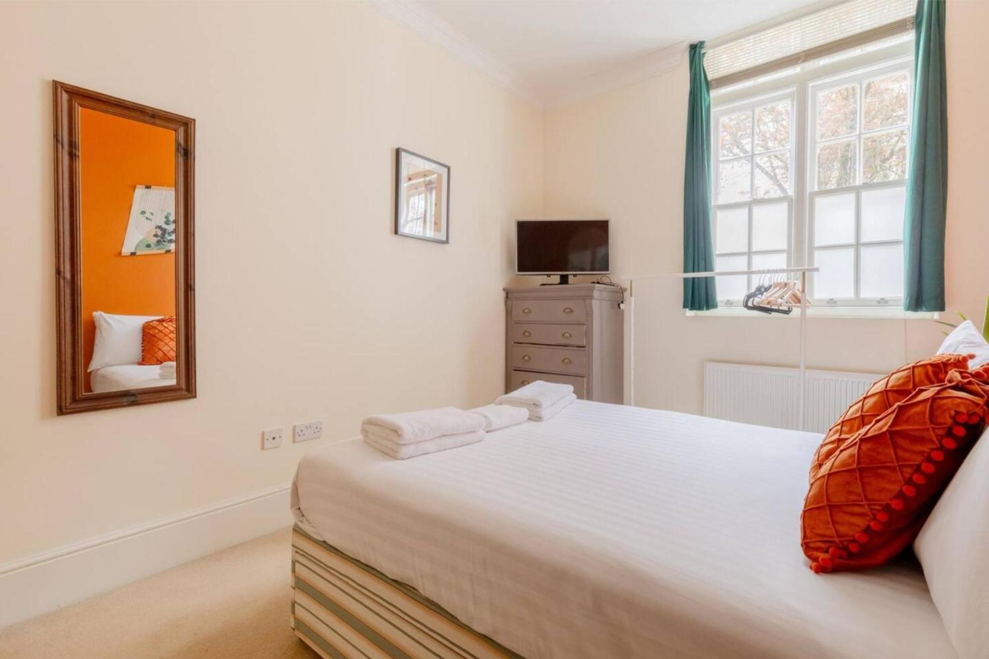 Stylish Bohemian 2bd Flat Mile End Park! *