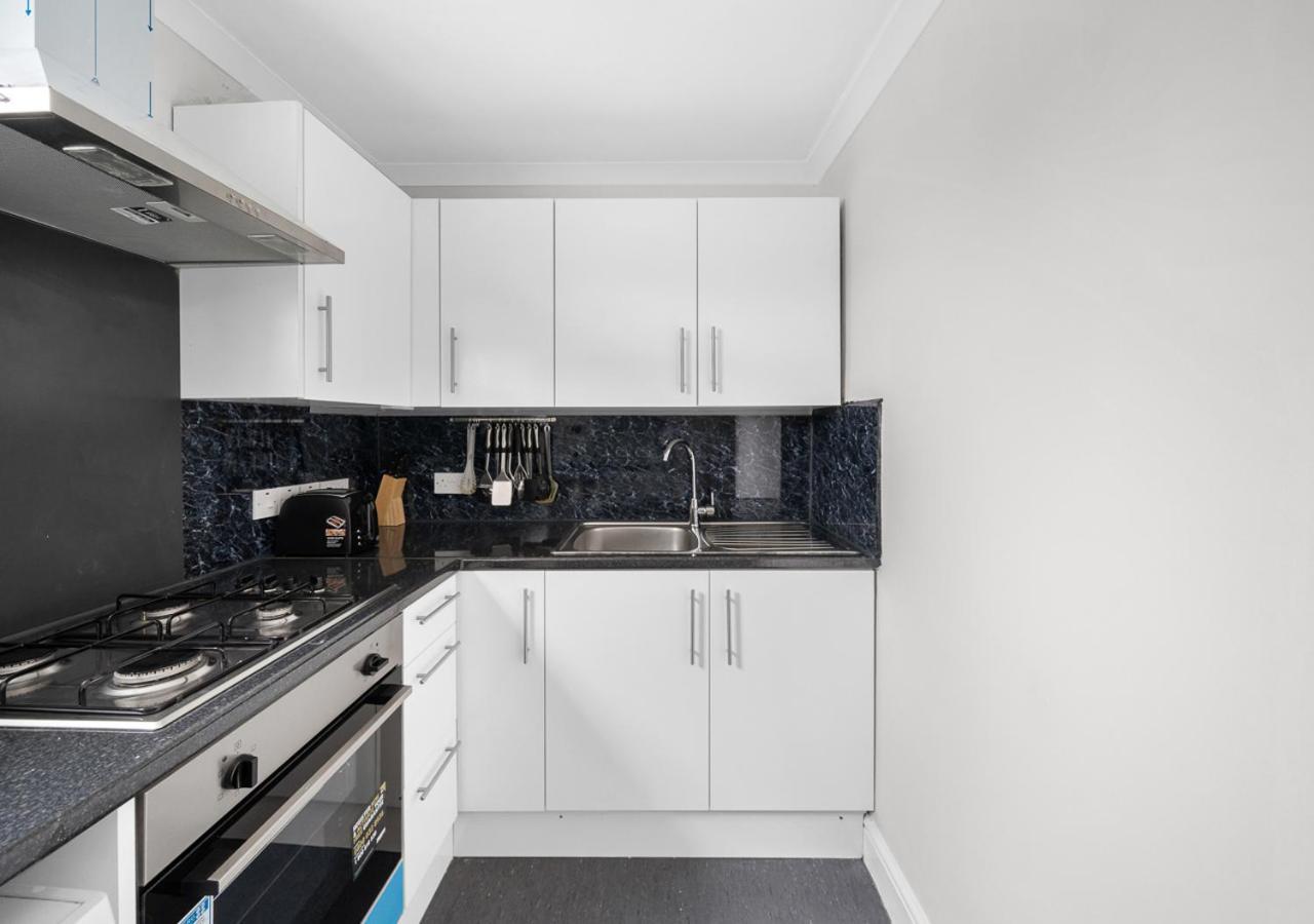 Lejlighed Uksas Two Bed Flat Park Front