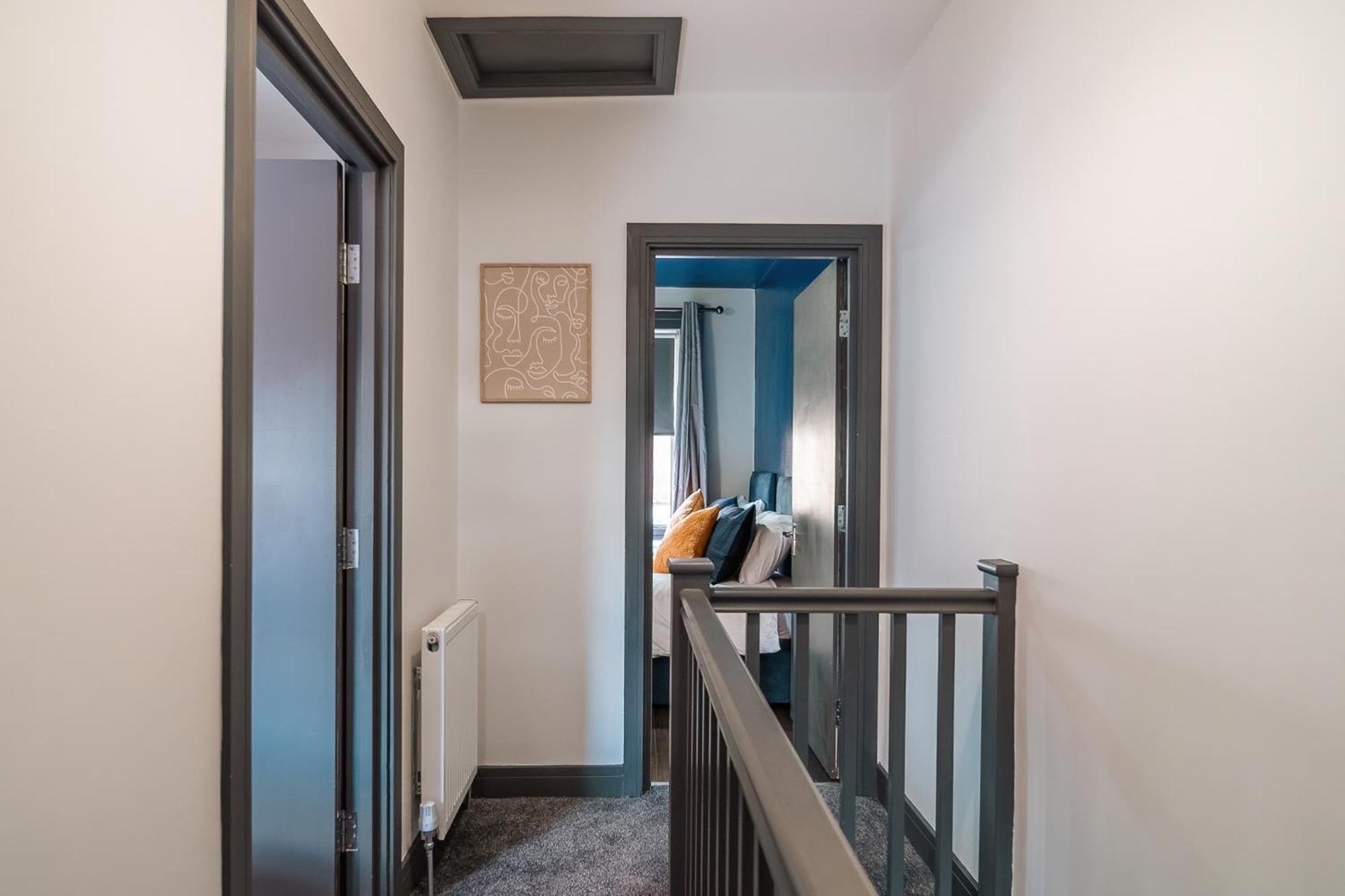 Feriehus Edmonton - 4 Bedrooms, Sleeps 8, 3 Bathroom Contractor Base