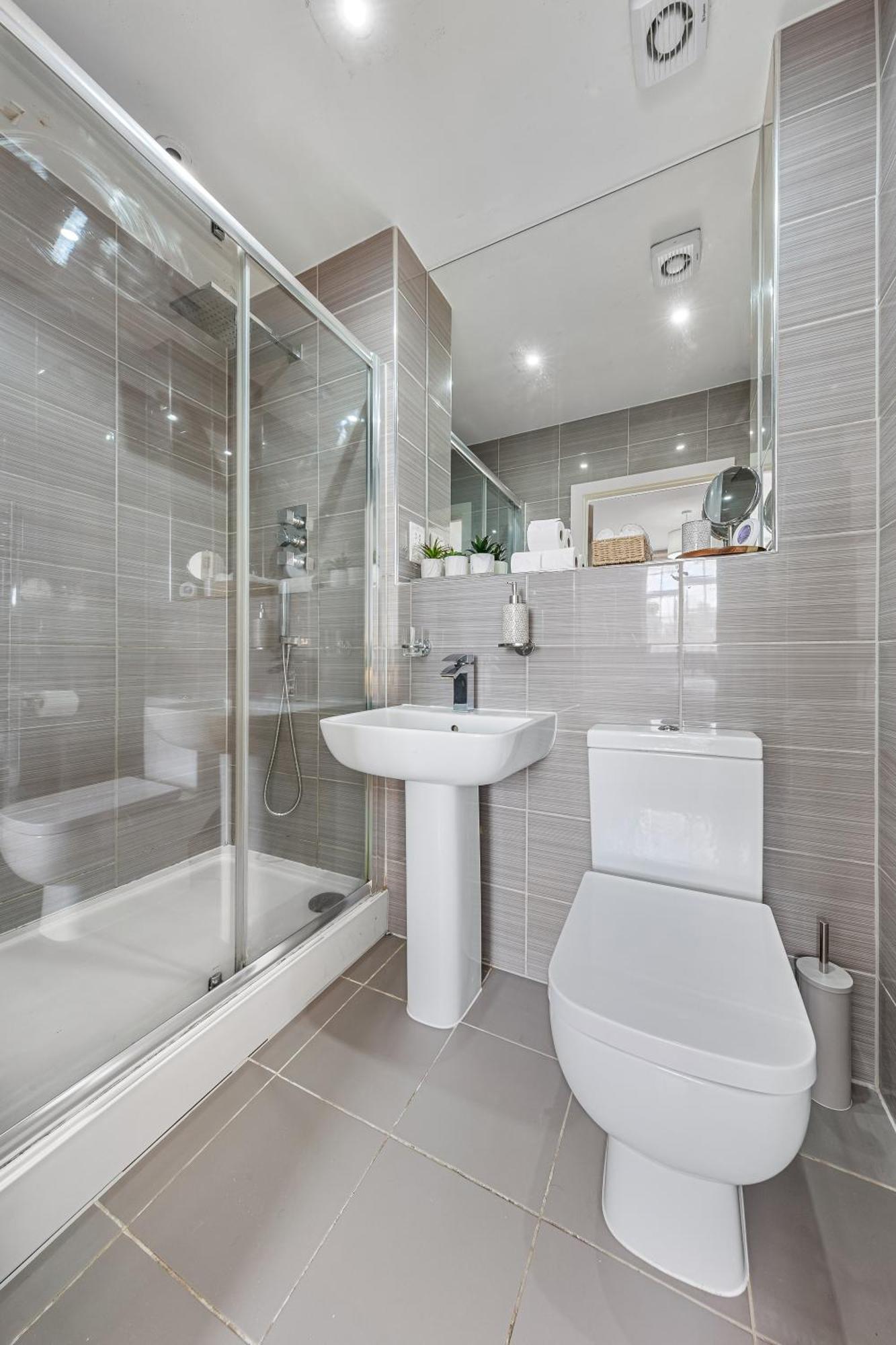 Apartment Modern Flat In Stockwell, 10 Mins From Oxford Circus London