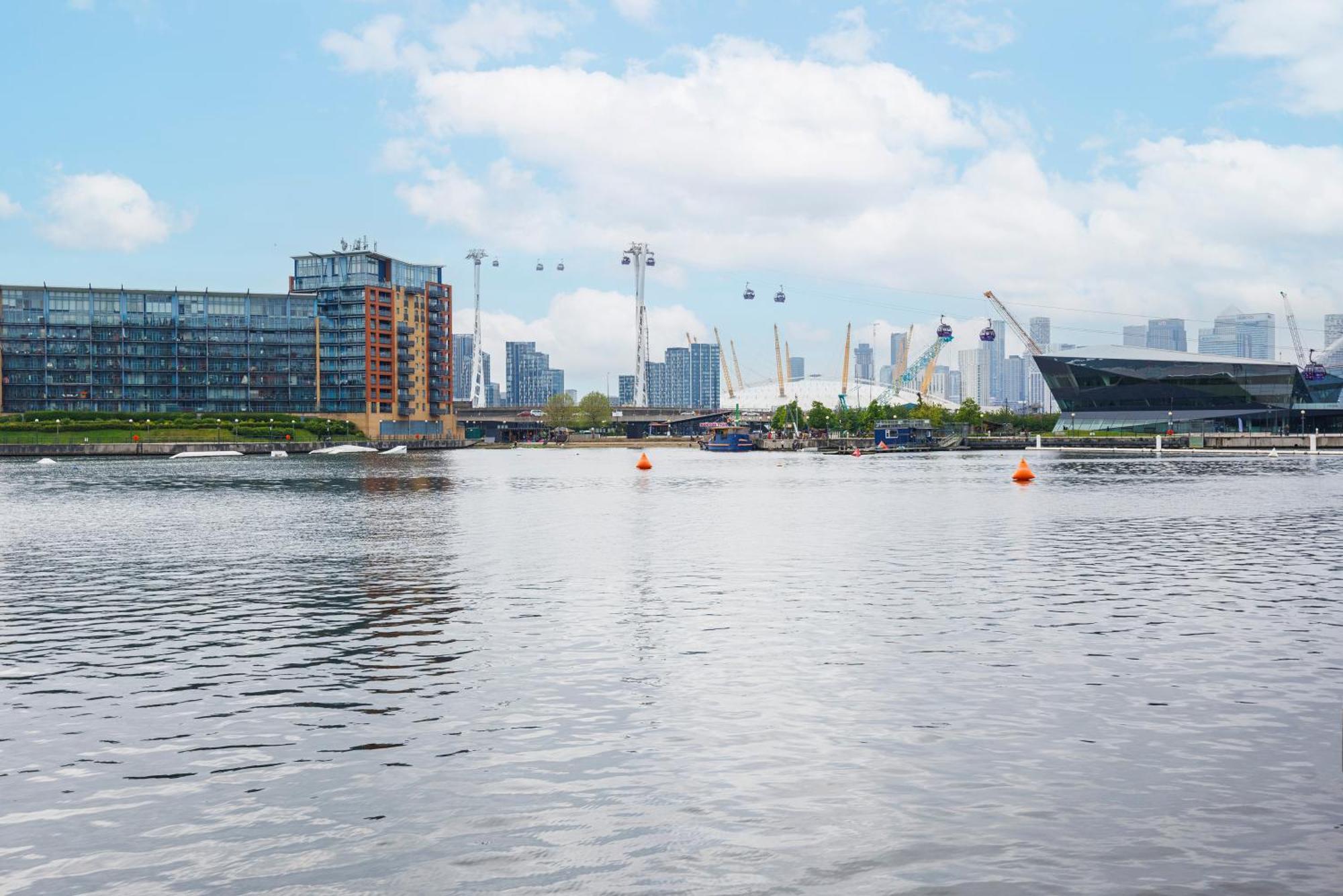 Heads On Bed- Excel Royal Victoria Dock O2 * London
