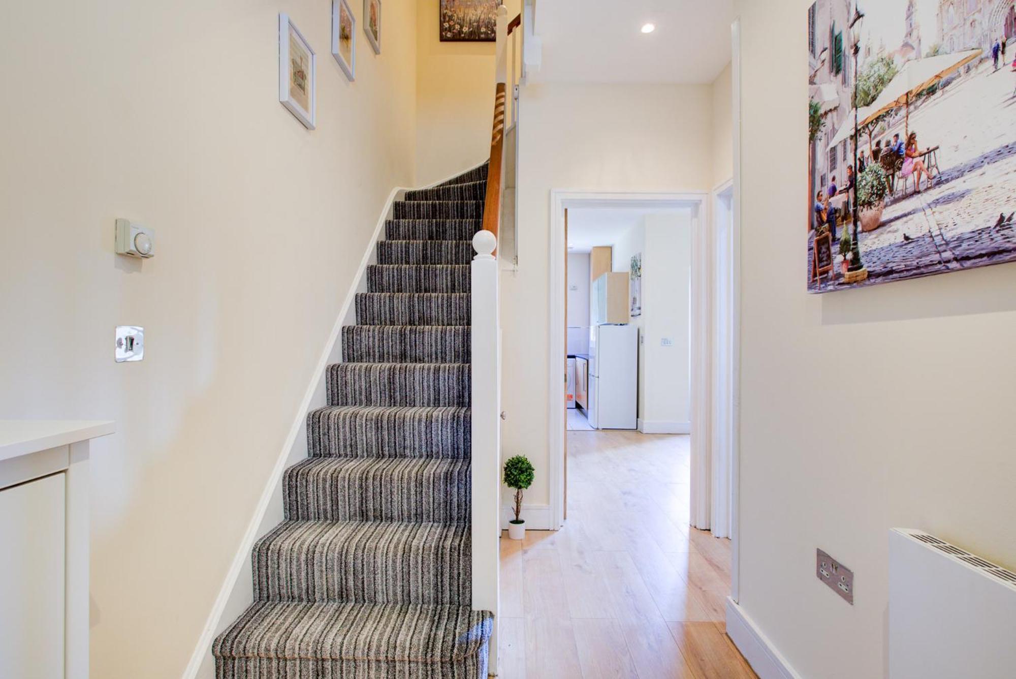 Ferienhaus Stunning 4 Bedroom House London