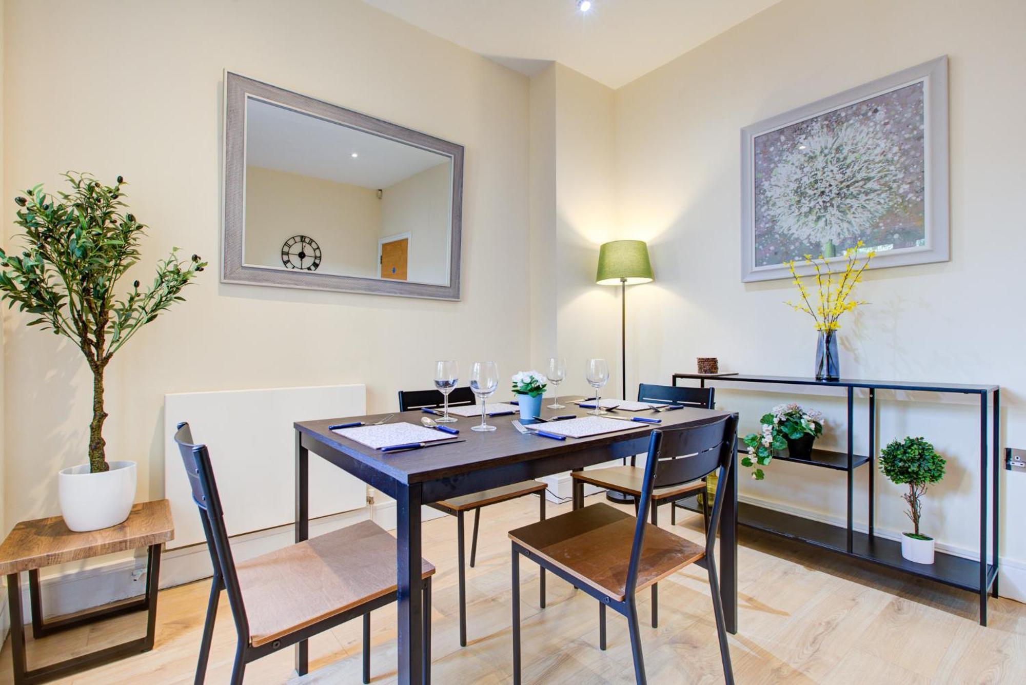 Ferienhaus Stunning 4 Bedroom House