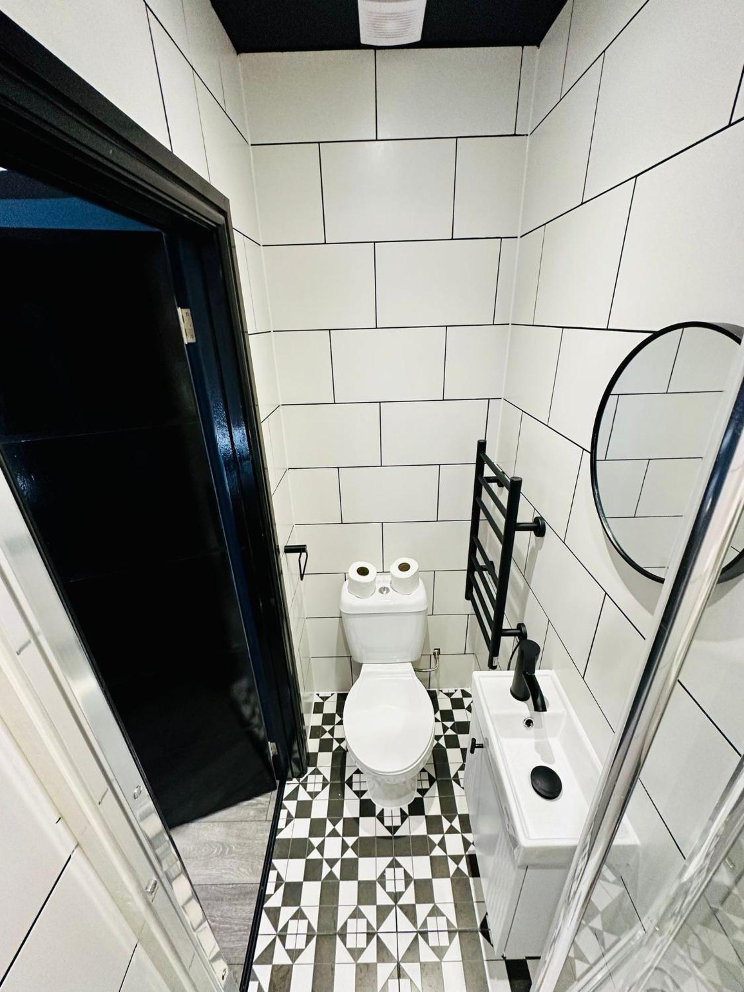39 Blue House Luxury Ensuite Ideal For Tourists Maison d'hôtes