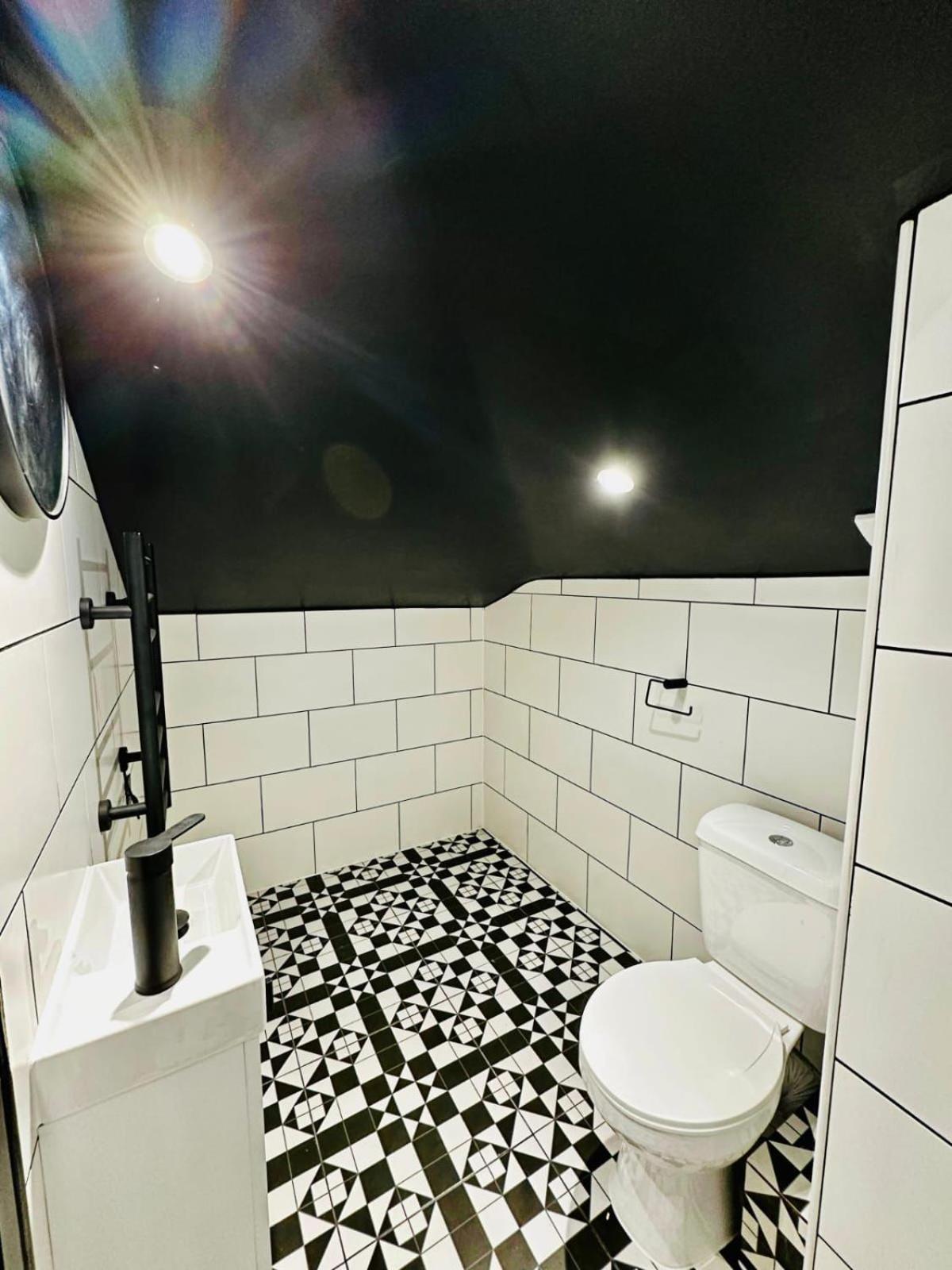39 Blue House Luxury Ensuite Ideal For Tourists Maison d'hôtes *