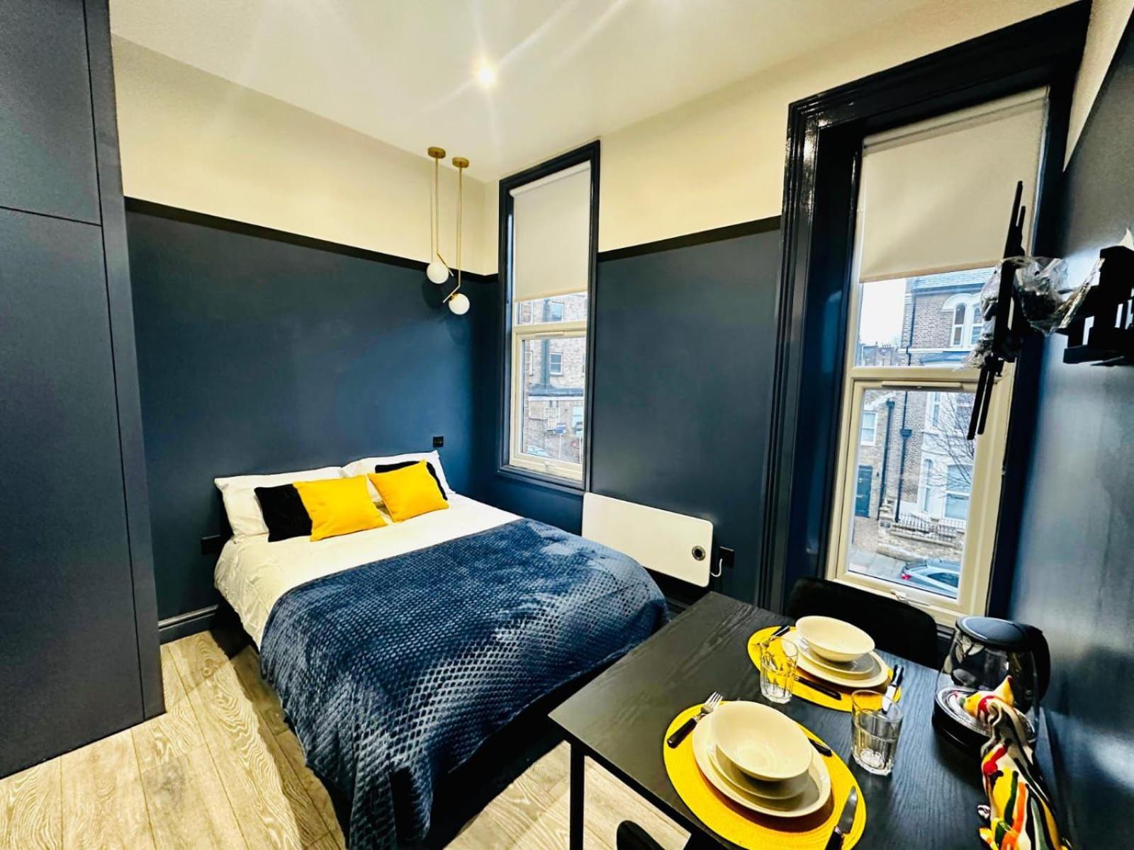 39 Blue House Luxury Ensuite Ideal For Tourists Maison d'hôtes